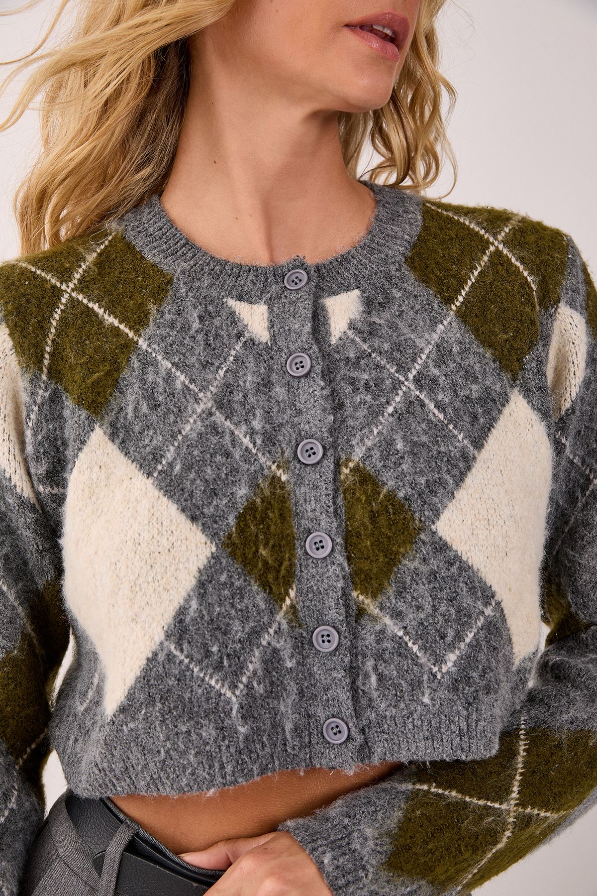 NastyGal Brushed Argyle Cropped Cardigan Grey image 4