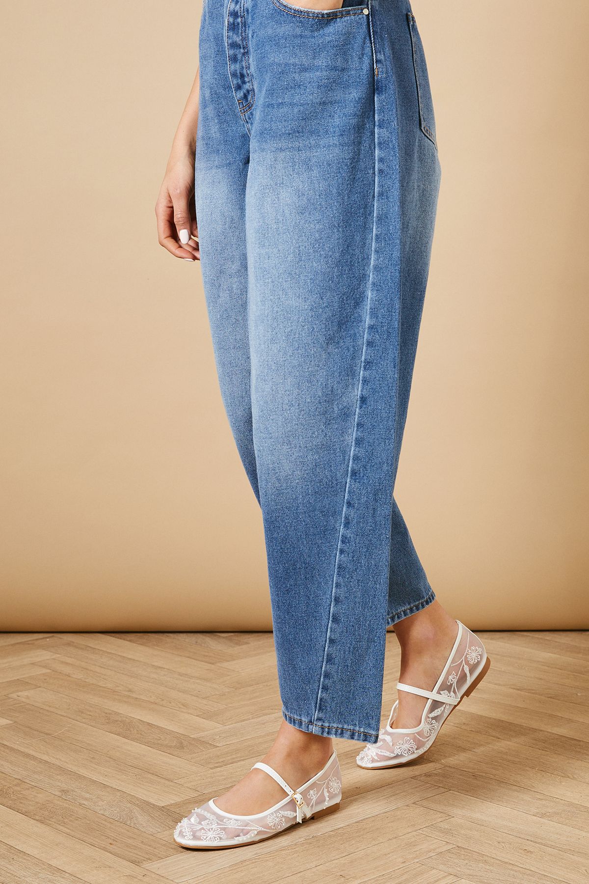 Oasis Perth Faux Leather And Mesh Embroidered Mary Jane Ballet Pumps White image 3