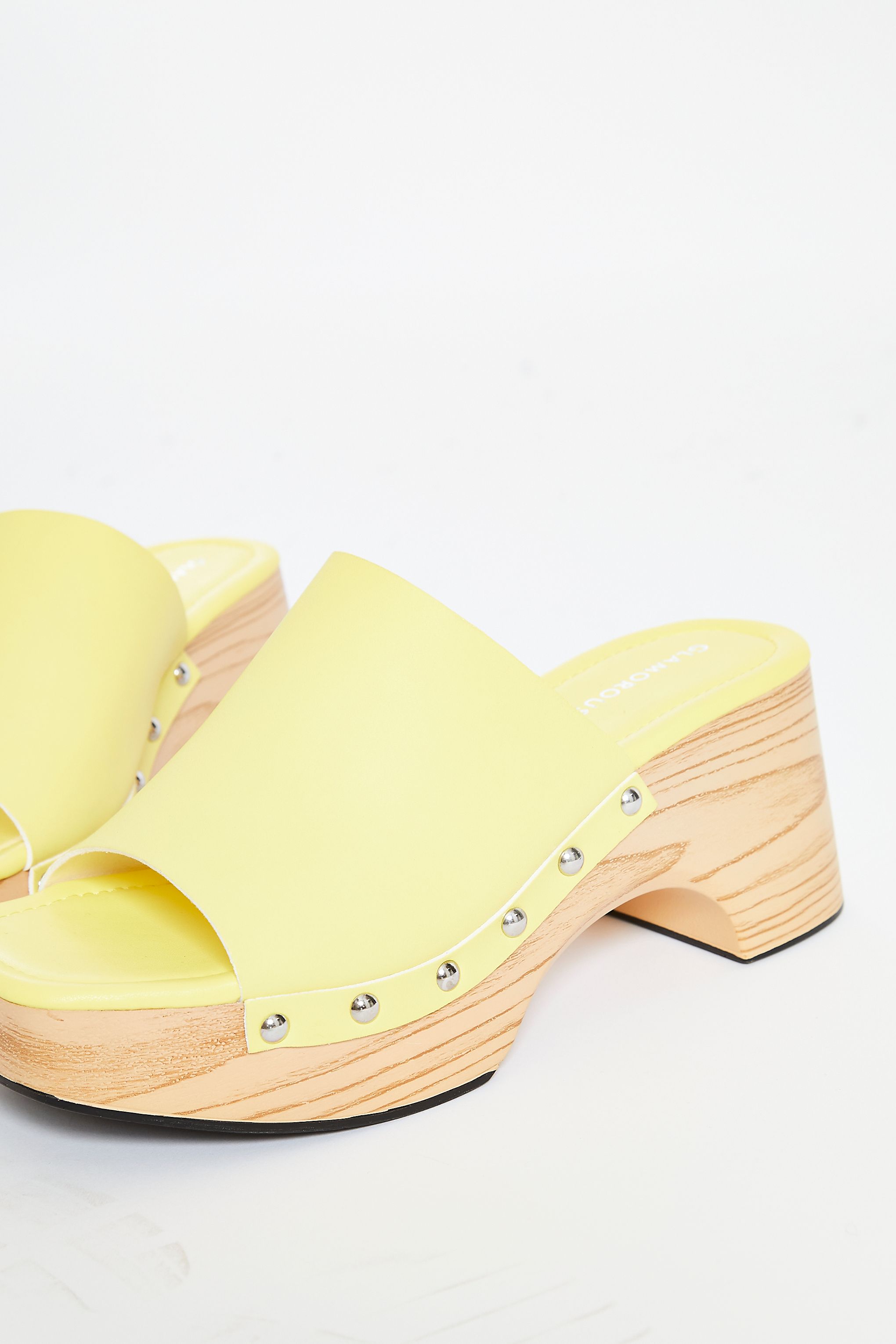 Shnoo Sandals image 3