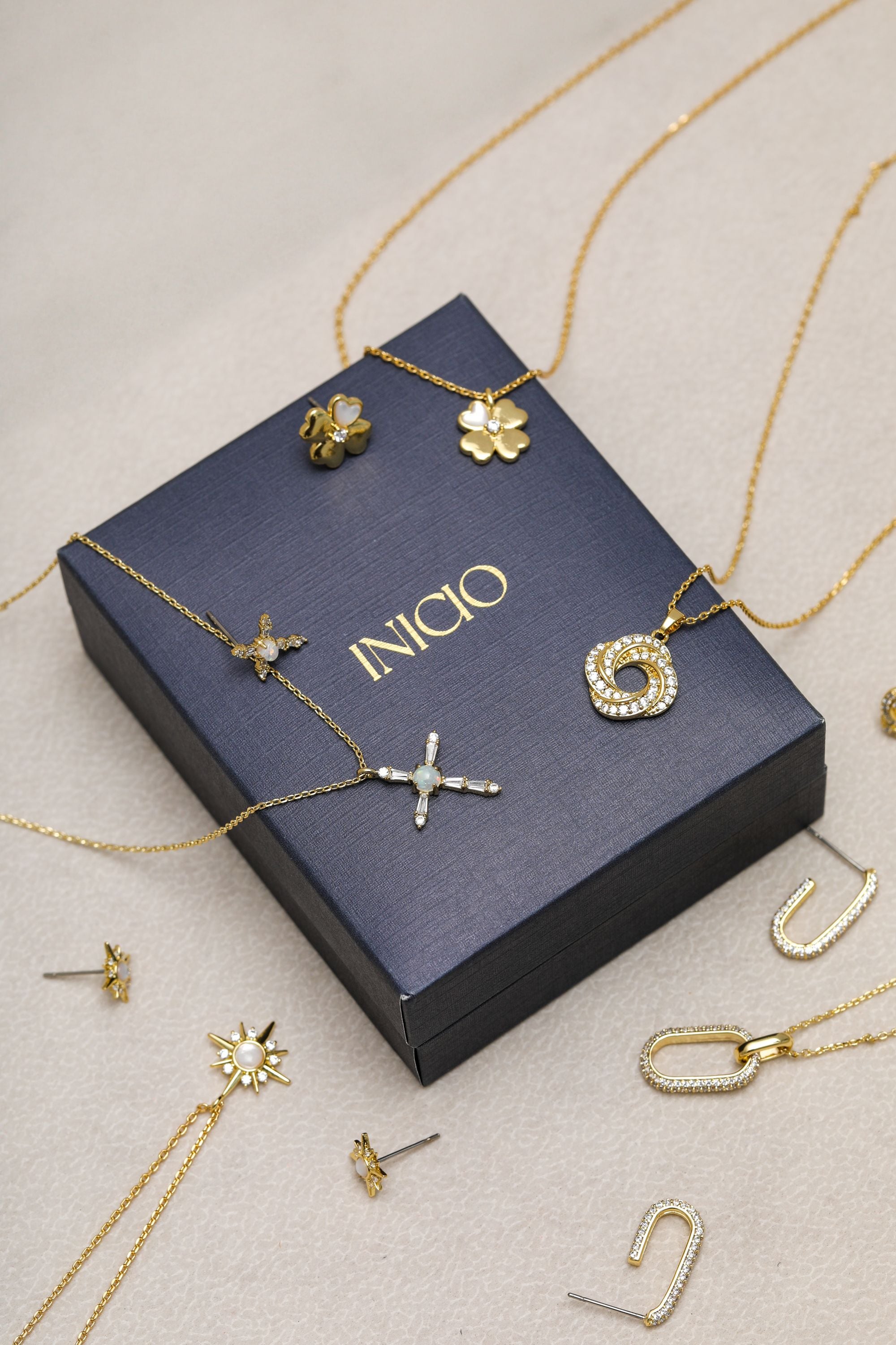 Inicio 14K Gold Plated Cubic Zirconia Star Set - Gift Box image 6