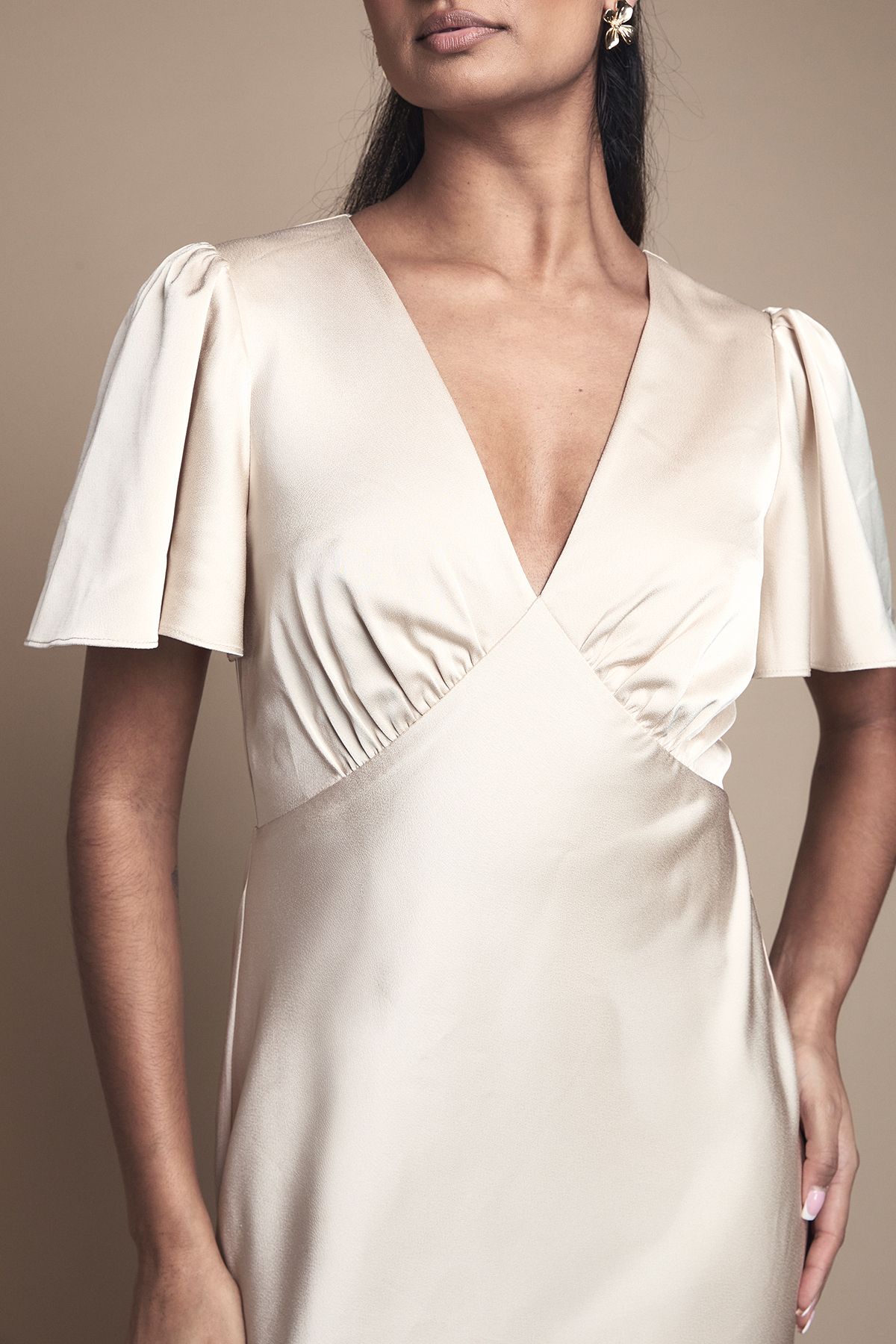 Oasis Deep V Fluted Sleeve Maxi Bridesmaid Dress Champagne image 5