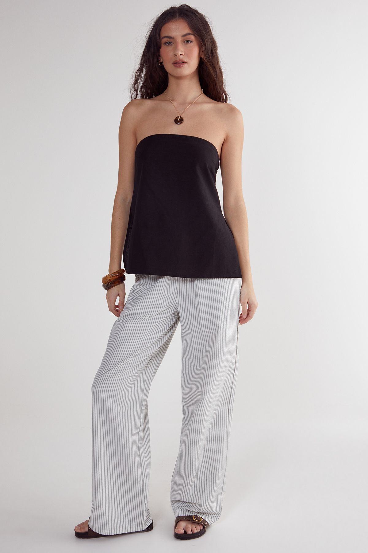 NastyGal Linen Mix Bandeau Top Black image 2