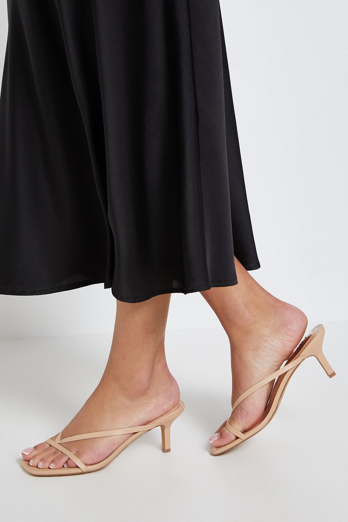 Dorothy Perkins Willow Faux Leather Toe Post Kitten Heel Mules Beige