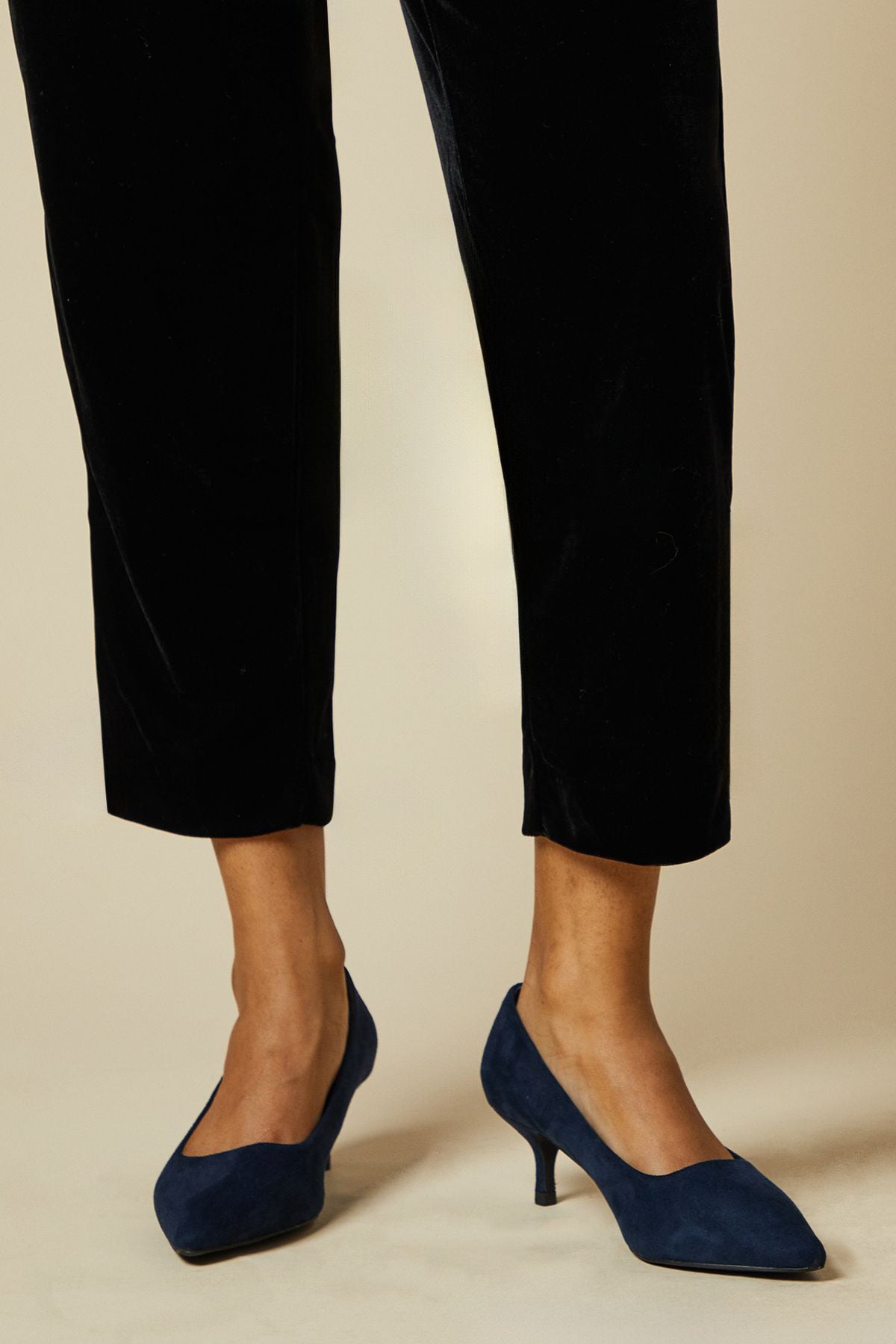 Dorothy Perkins Wide Fit Dove Kitten Heel Court Shoes Navy image 1