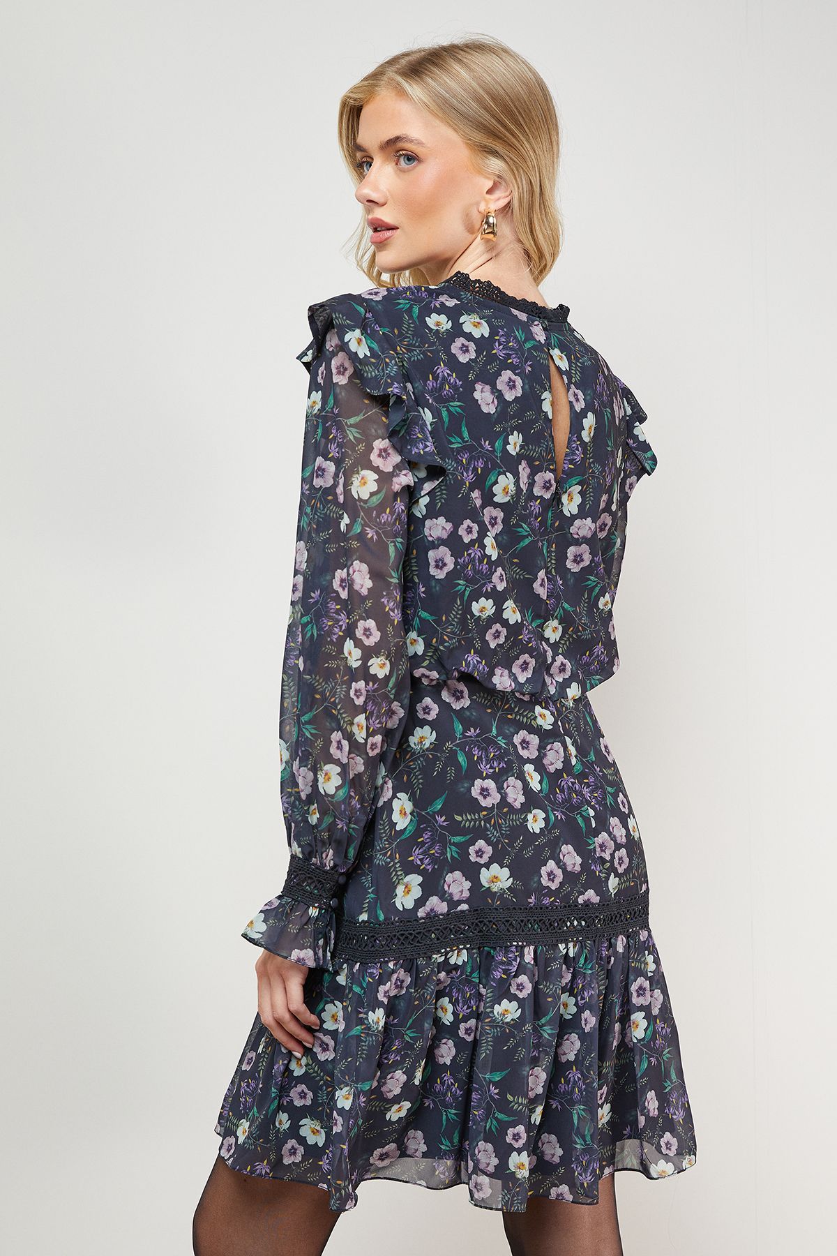 Oasis Printed Lace Trim Pleat Detail Mini Dress Black image 5