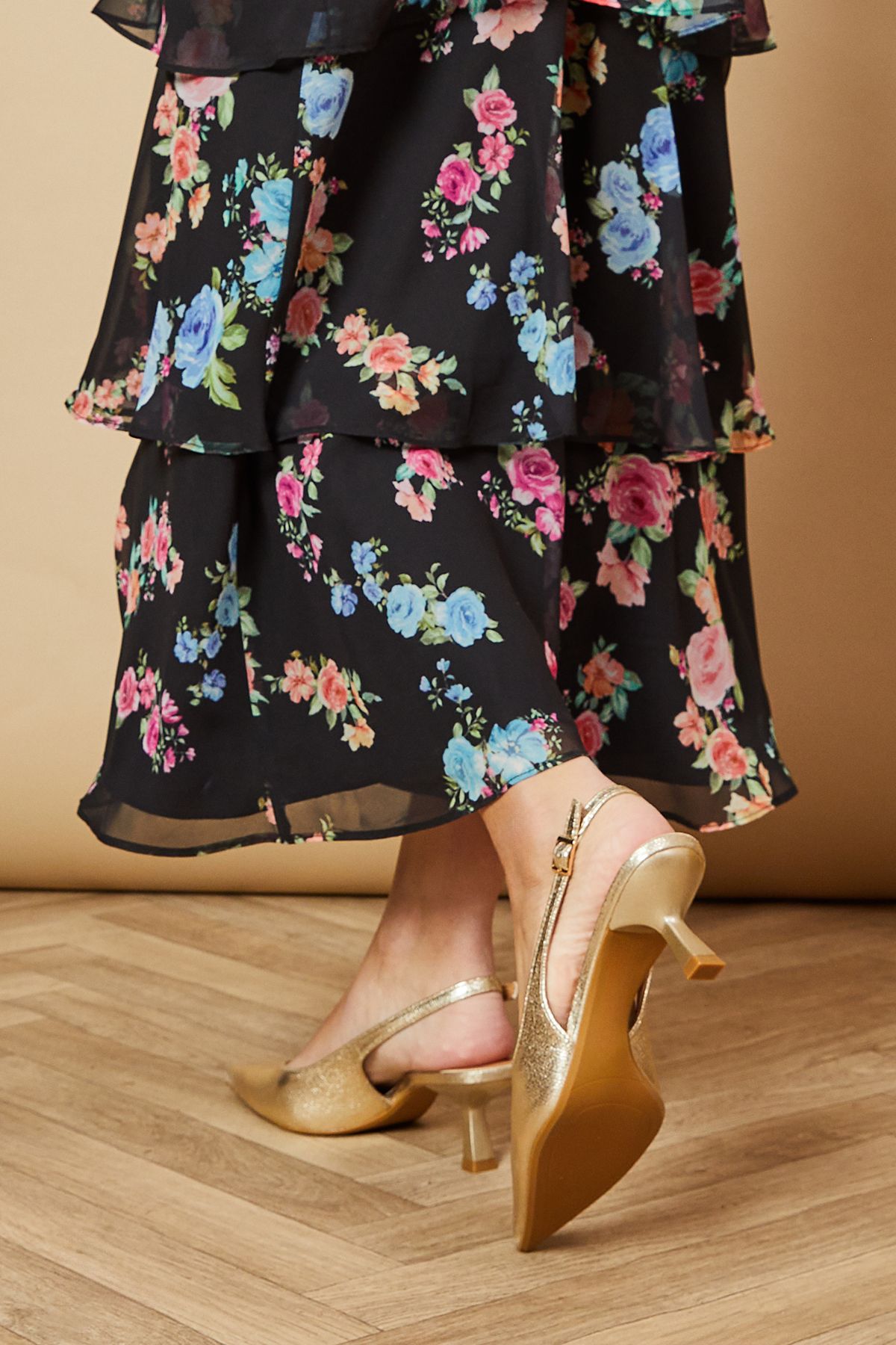 Oasis Dolly Metallic Textured Kitten Heel Slingback Heeled Shoes Gold image 4