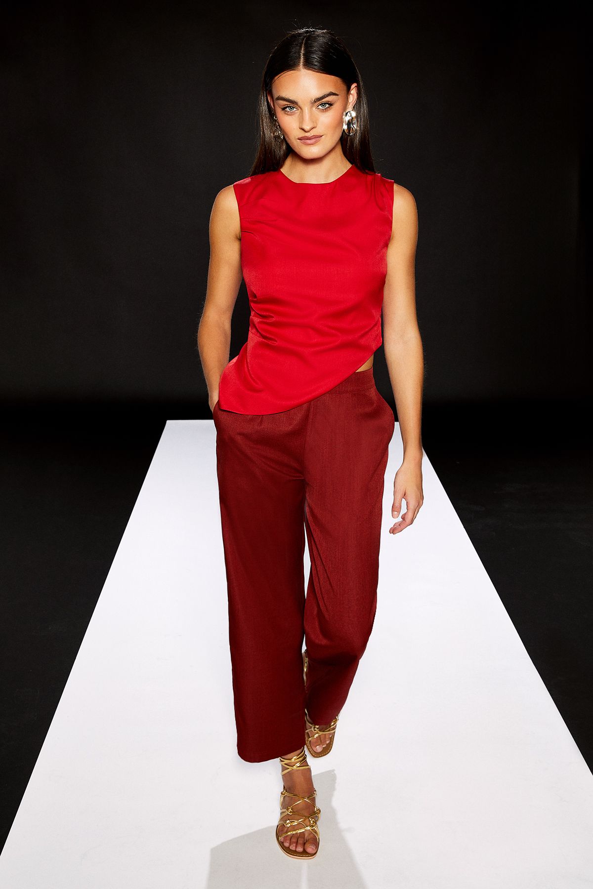 RUNWAY 1.8.1.8 Runway 1.8.1.8 Sleeveless Asymmetric Hem Top Red image 2