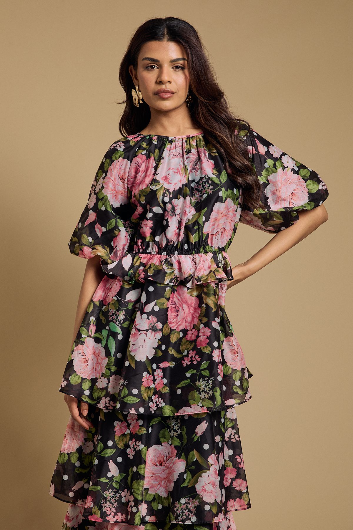 Oasis Petite Shirred Bodice Puff Sleeve Tiered Midi Dress Black image 2