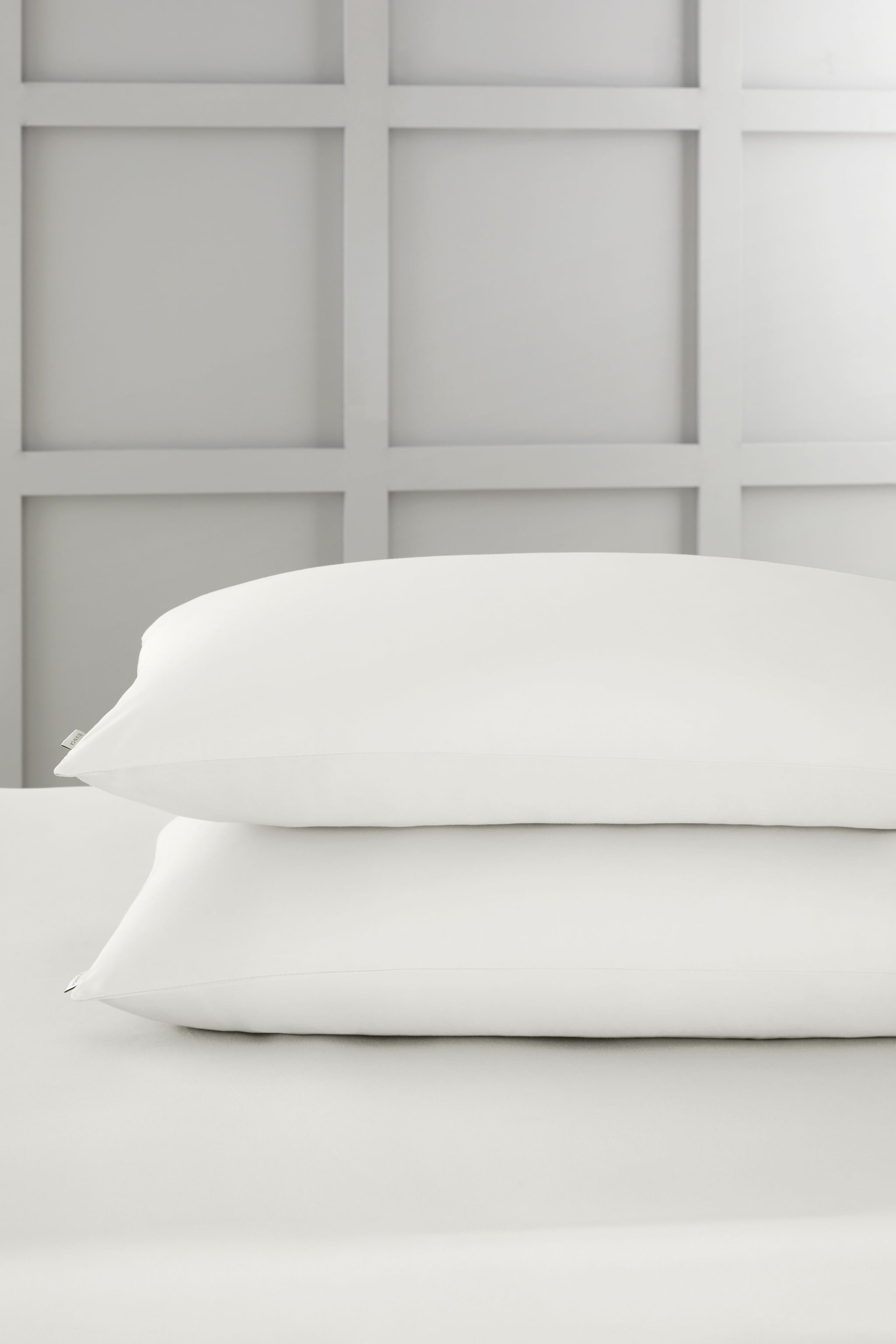 Bianca '400 Thread Count Cotton Sateen' Standard Pillowcases image 1
