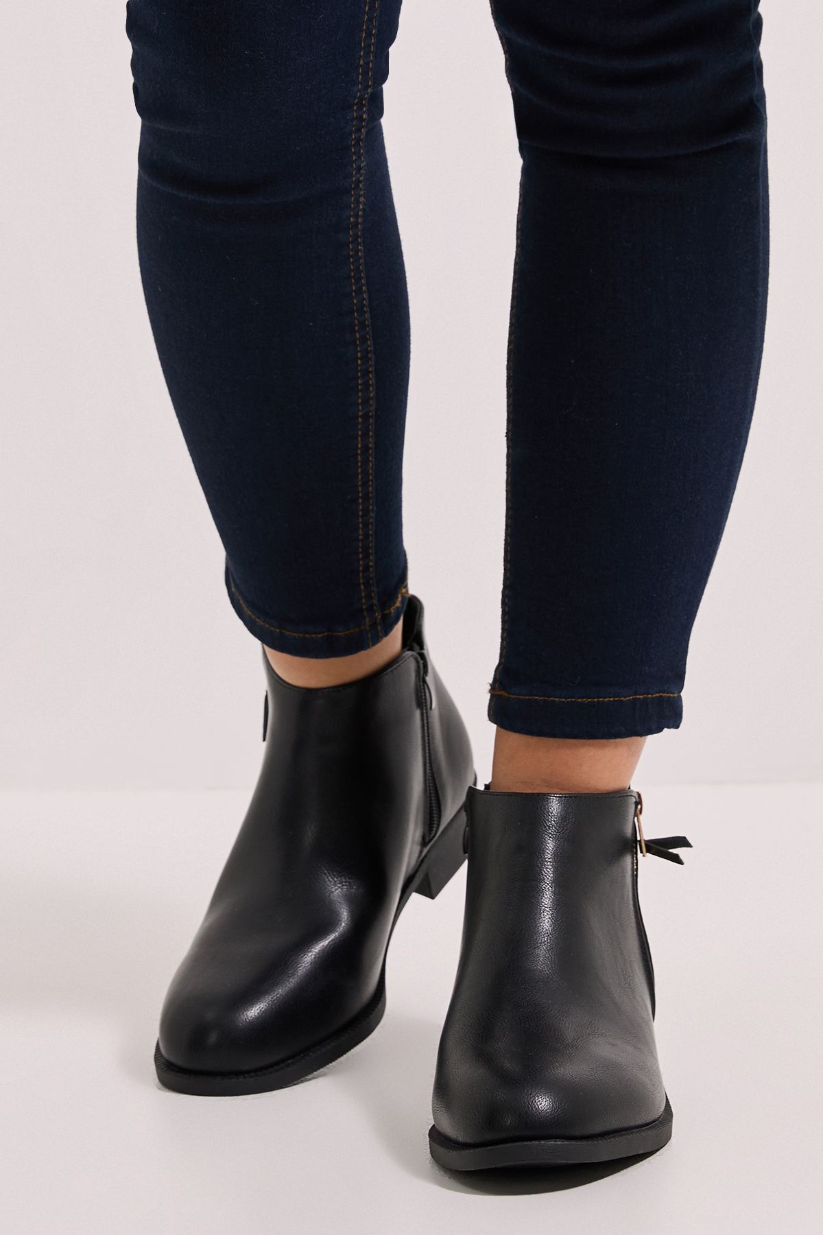 Dorothy Perkins Wide Fit Maddy Side Zip Flat Ankle Boots Black image 3