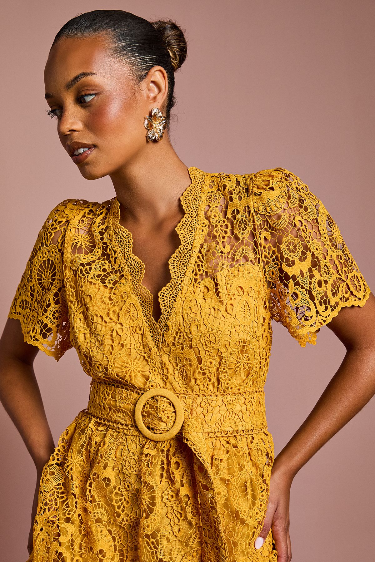 Coast Petite Short Sleeve V Neck Tiered Lace Midi Dress Gold image 4