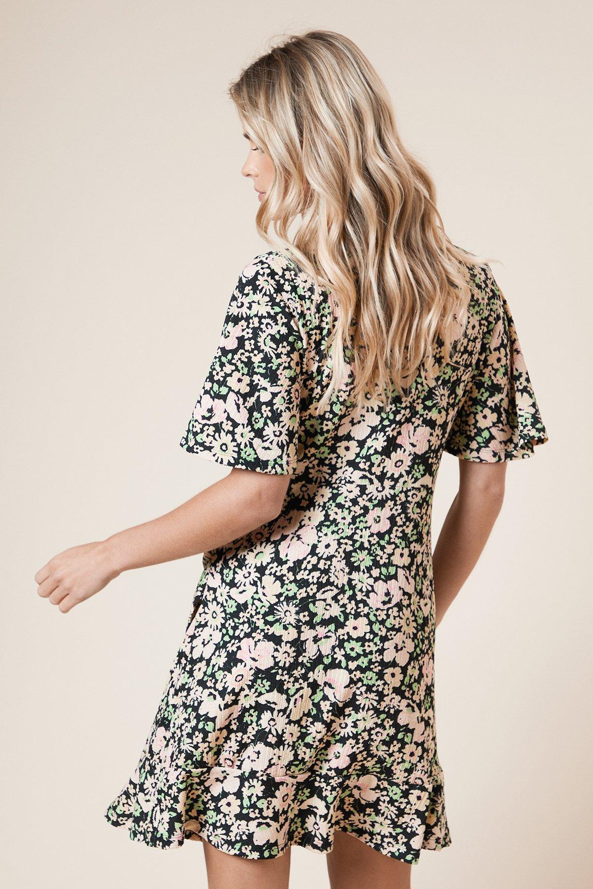 Dorothy Perkins Petite V Neck Short Sleeve Floral Wrap Mini Dress Pink image 3