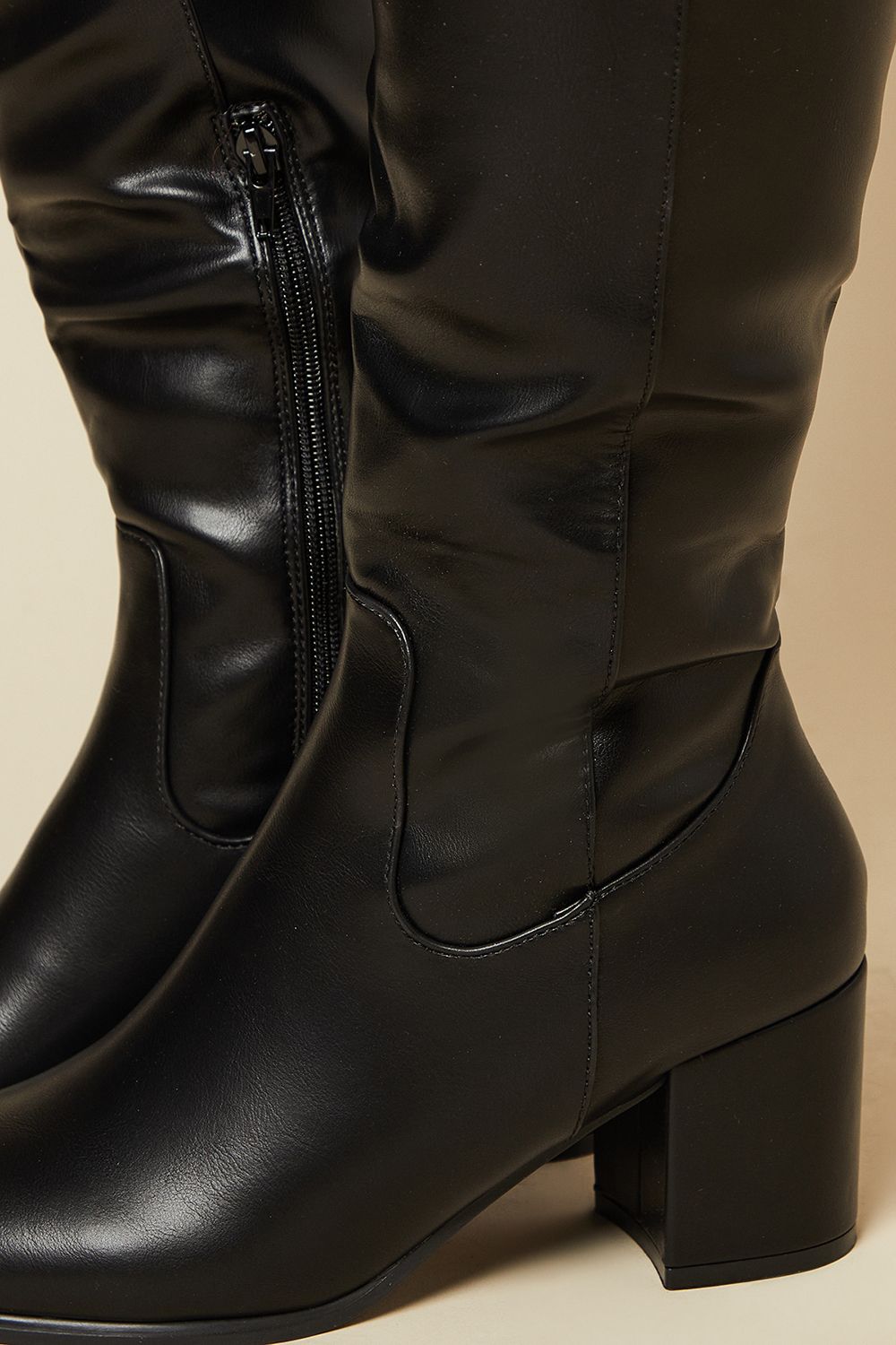 Dorothy Perkins Wide Fit Keeley Round Toe Medium Block Heel Knee High Boots Black image 3