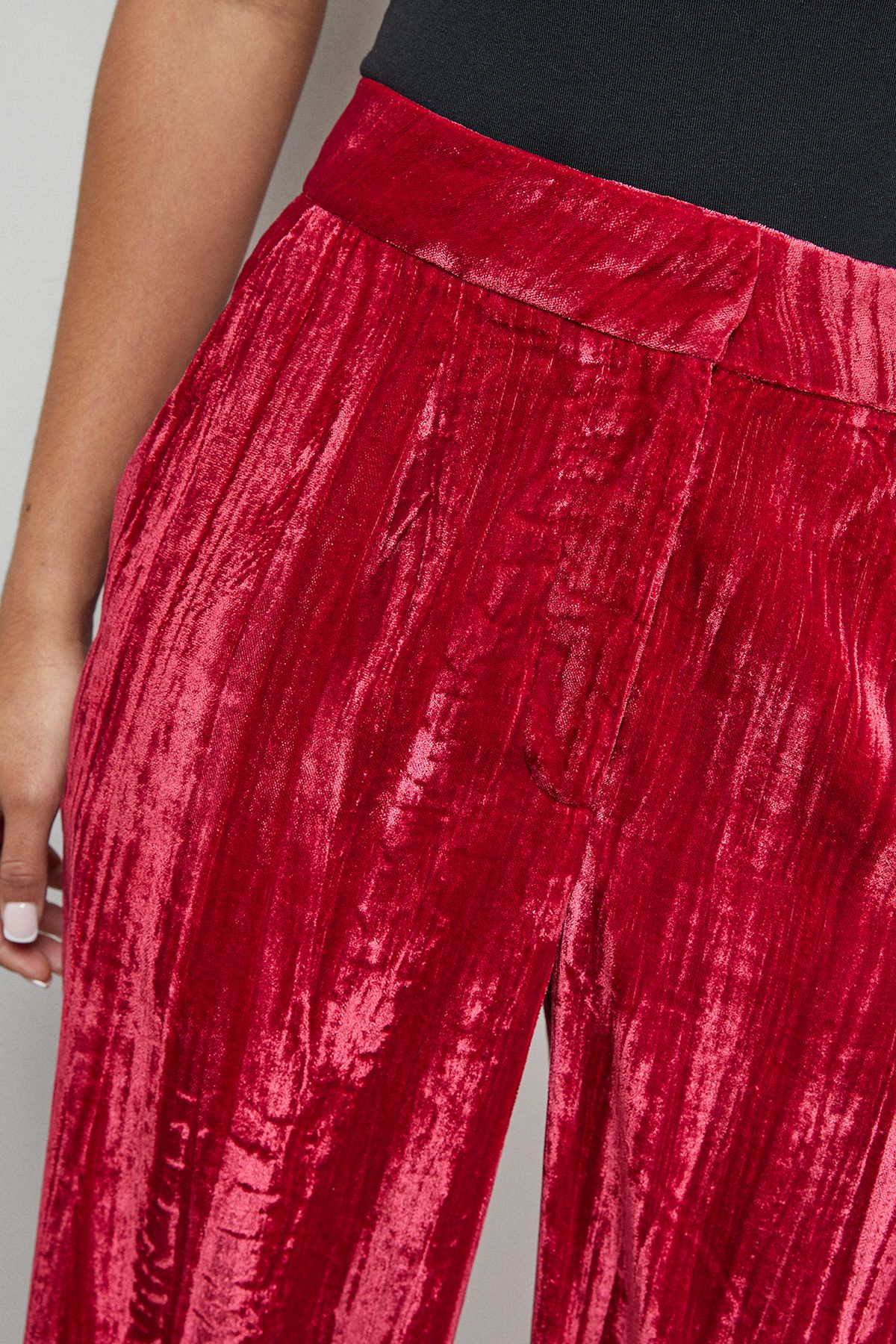 Warehouse Crushed Velvet Wide Leg Trouser Co-ord Hot Pink image 4