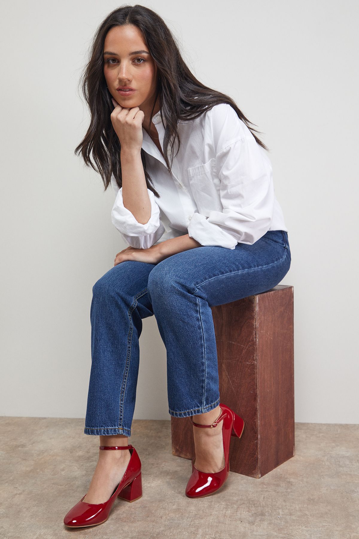 Oasis Venisha Faux Patent Leather Ankle Strap Medium Heel Court Shoes Cherry image 2