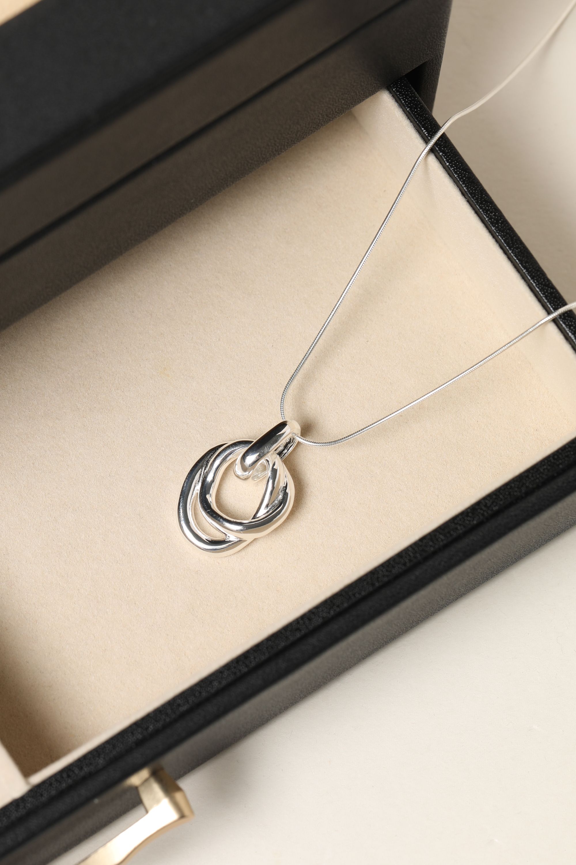 Simply Silver Sterling Silver 925 Hammered Molten Double Ring Pendant image 2