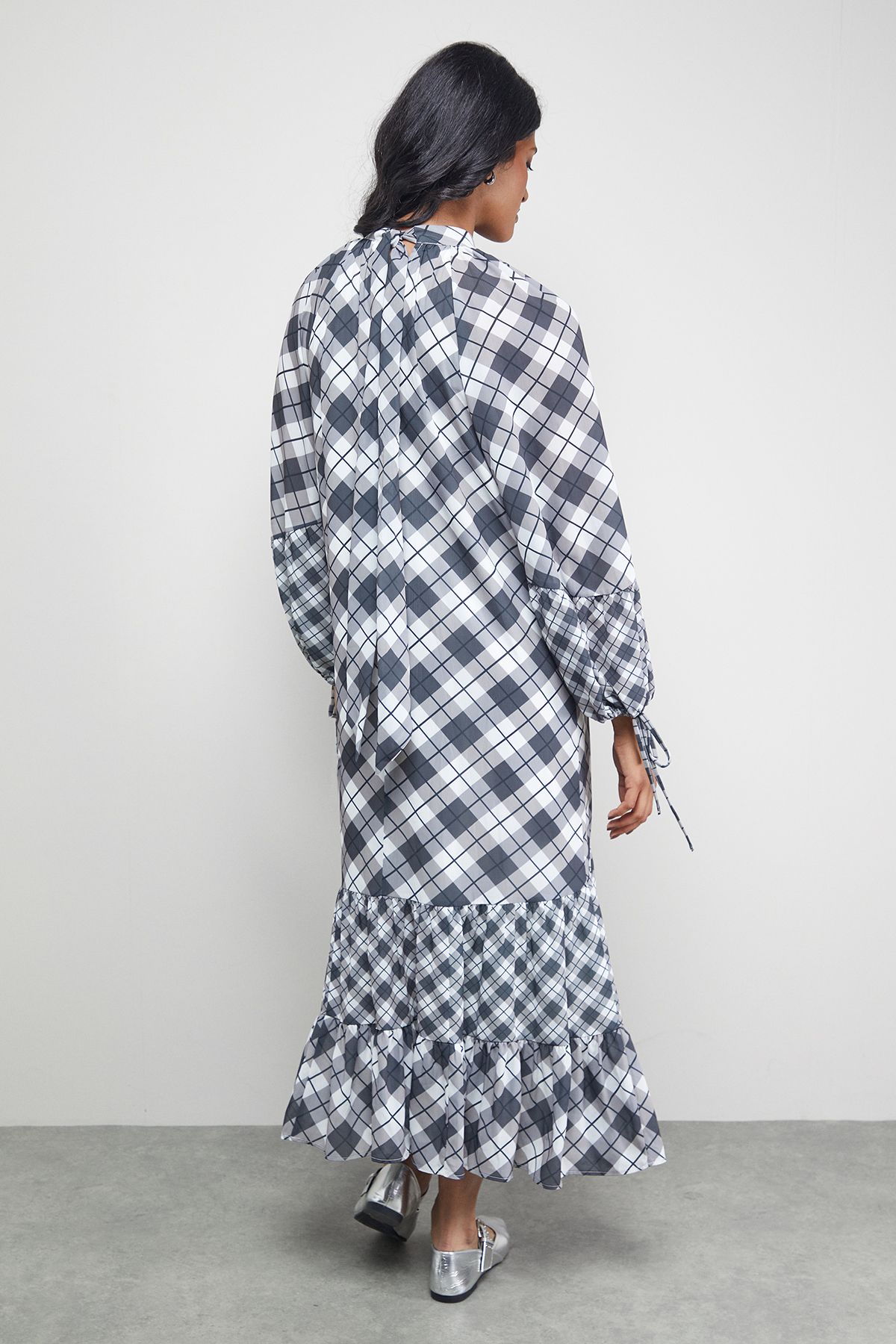 Warehouse Tony Chiffon High Neck Tier Smock Midi Dress Multi image 4