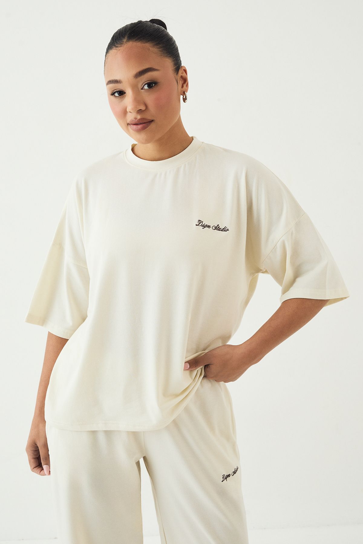 DSGN Studio DSGN Studio Lounge Short Sleeve Oversized Supersoft T-Shirt Cream