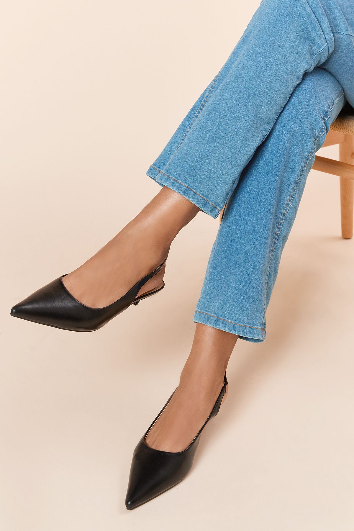 Dorothy Perkins Faelina Faux Leather Slingback Kitten Heel Court Shoes Black image 4