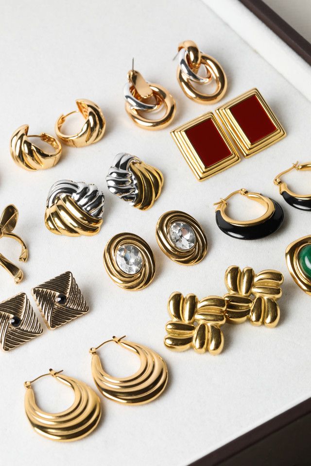 Jon Richard Gold Plated Ridge And Jet Square Earrings image 3