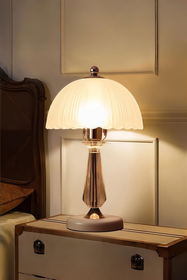 Living and Home Crystal Table Lamp with Scalloped Lampshade