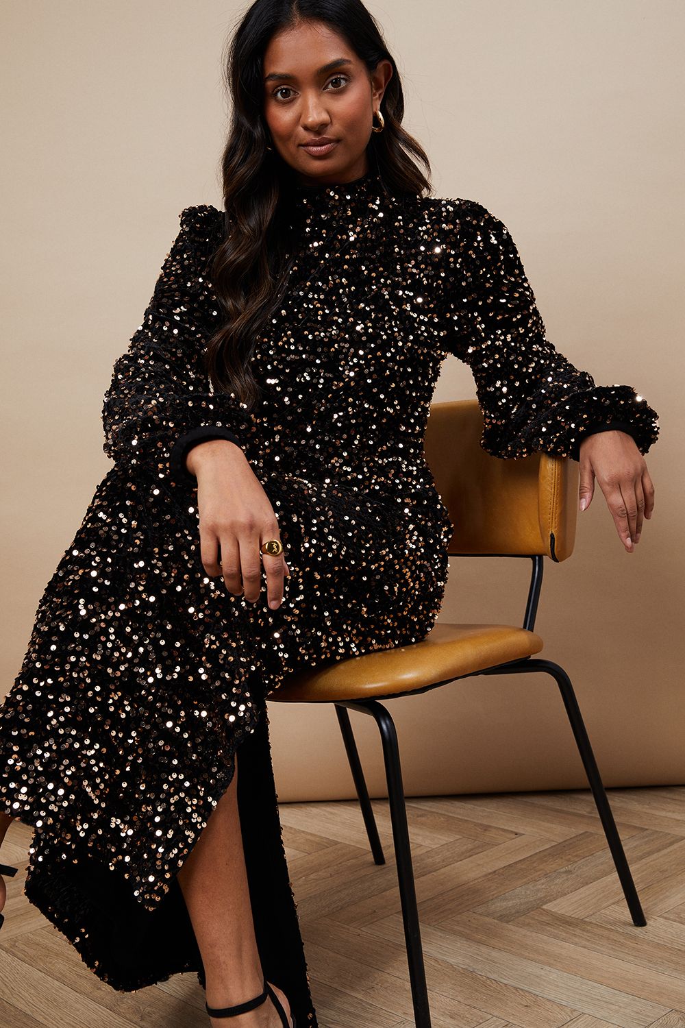 Oasis Occasion Velvet Sequin High Neck Midi Dress Black image 4