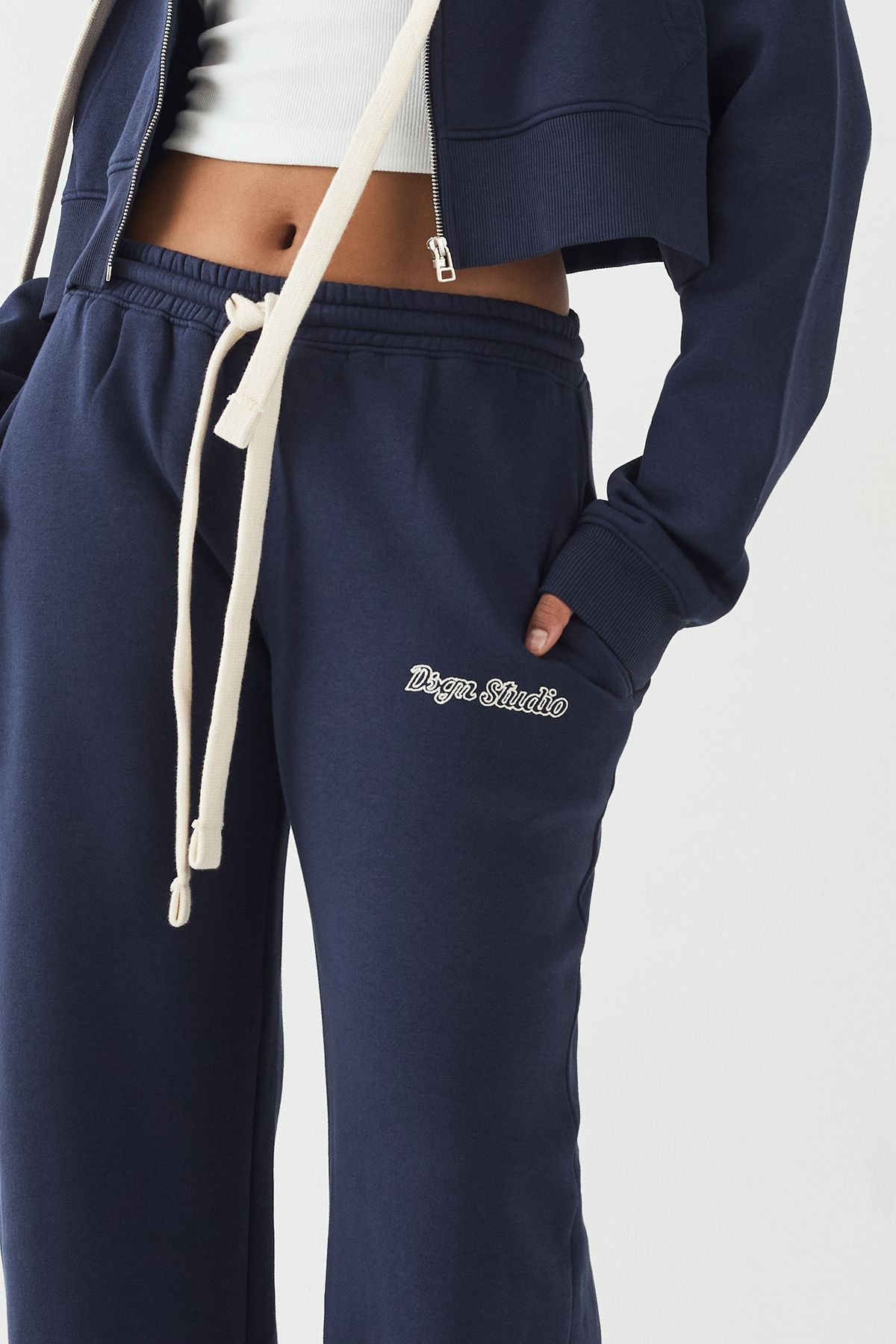 DSGN Studio DSGN Studio Contrast Drawcord Straight Leg Jogger Navy image 4