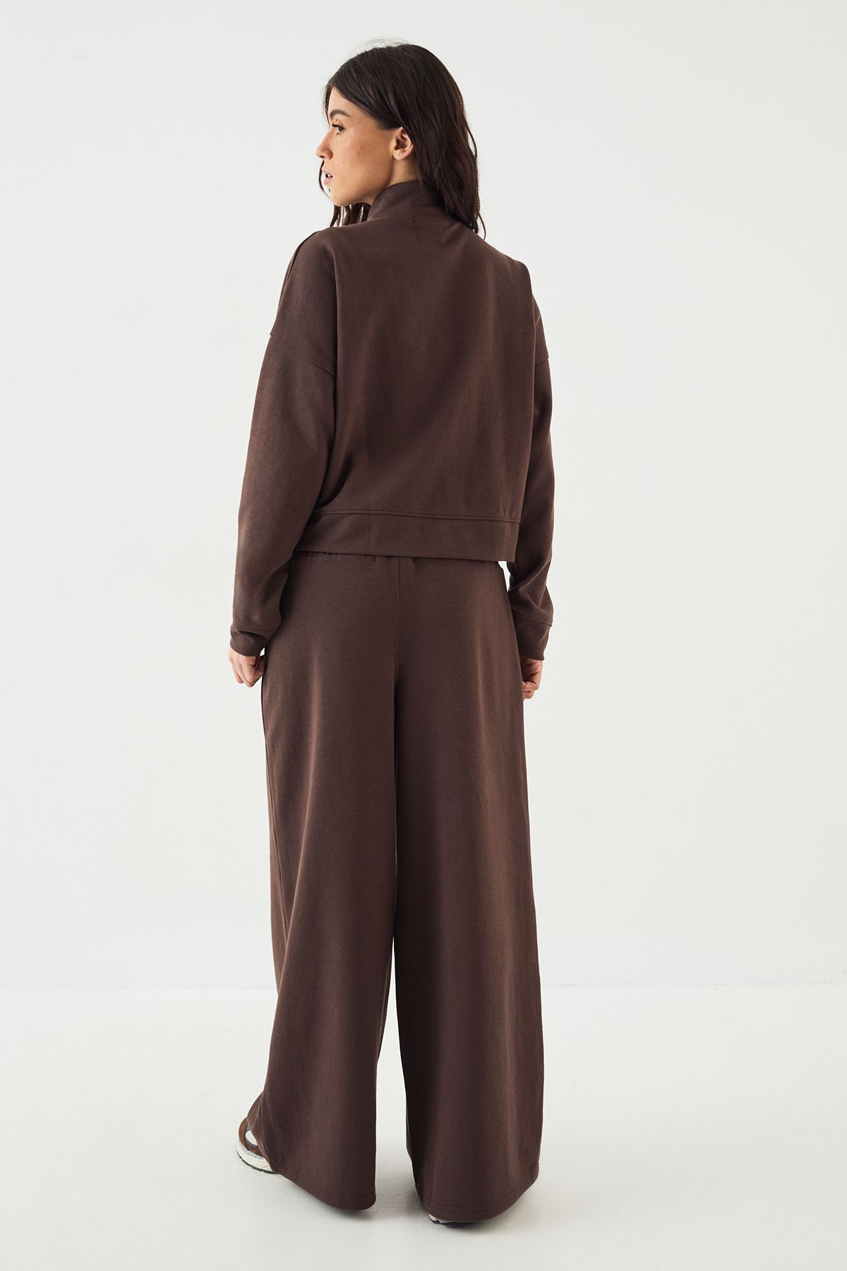 DSGN Studio DSGN Studio Deep Waistband Wide Leg Jogger Dark Chocolate image 2