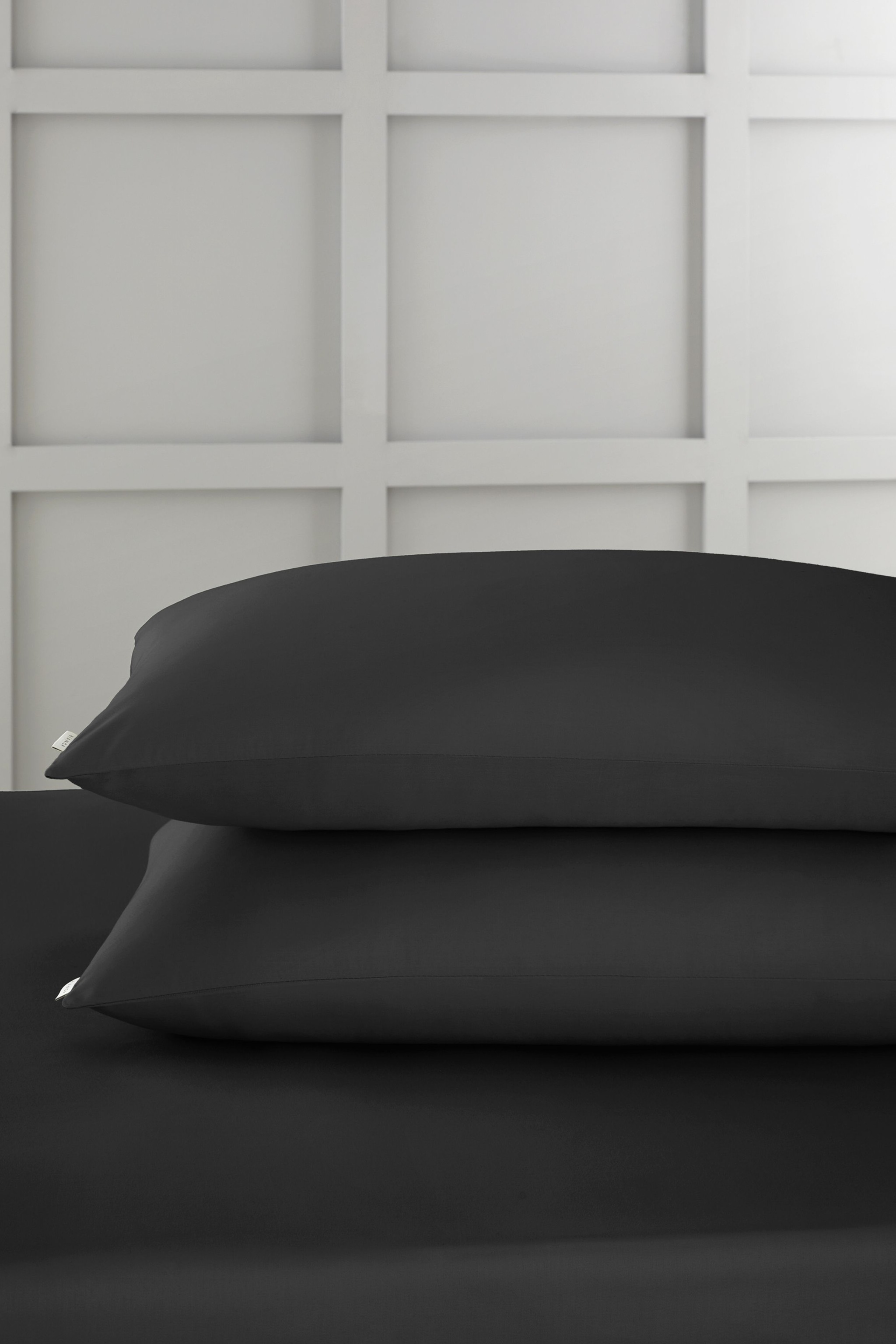 Bianca '400 Thread Count Cotton Sateen' Standard Pillowcases image 1
