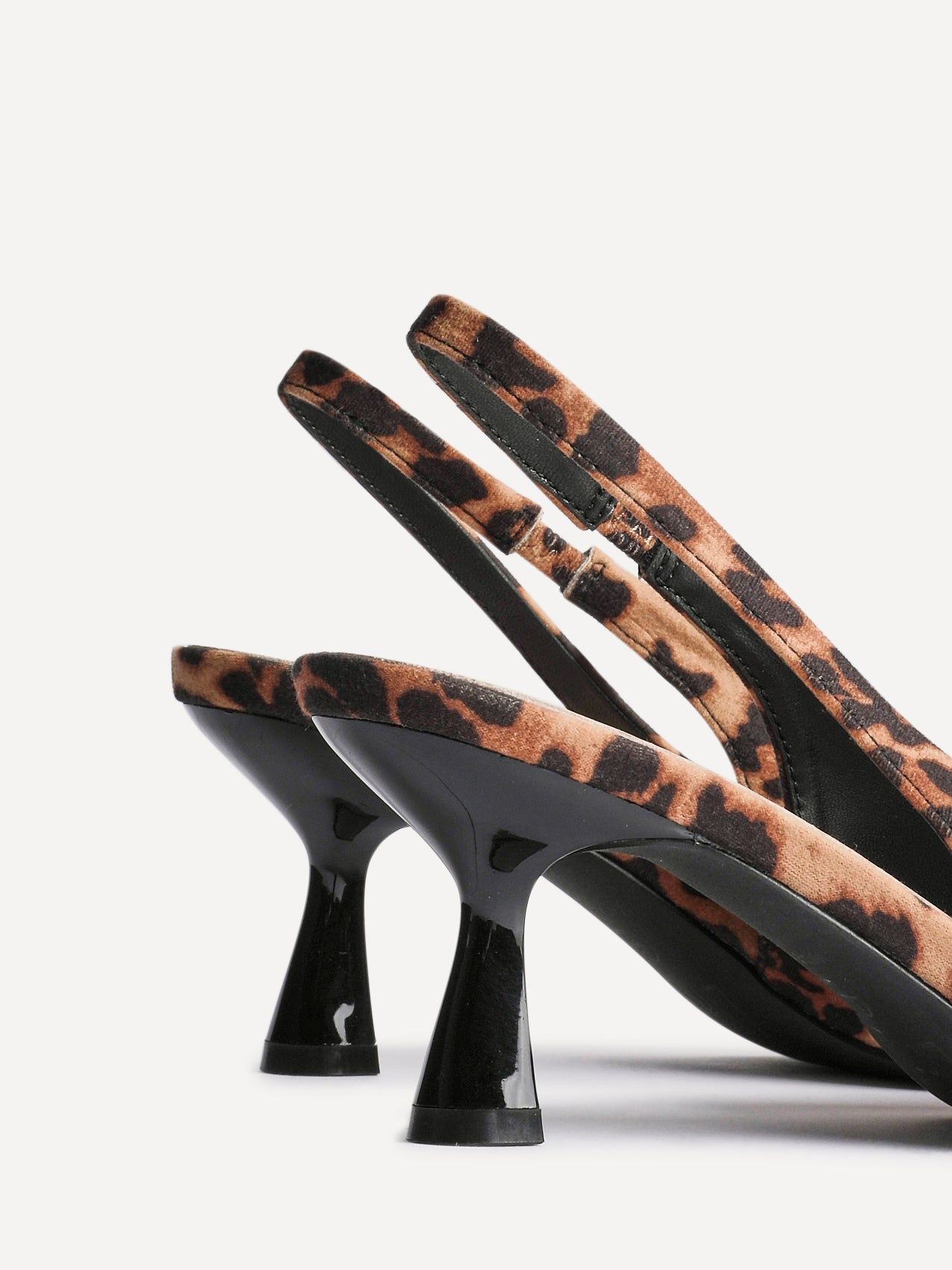 Linzi Izzie Wide Fit Leopard Print Sling Back Low Court Heel image 5