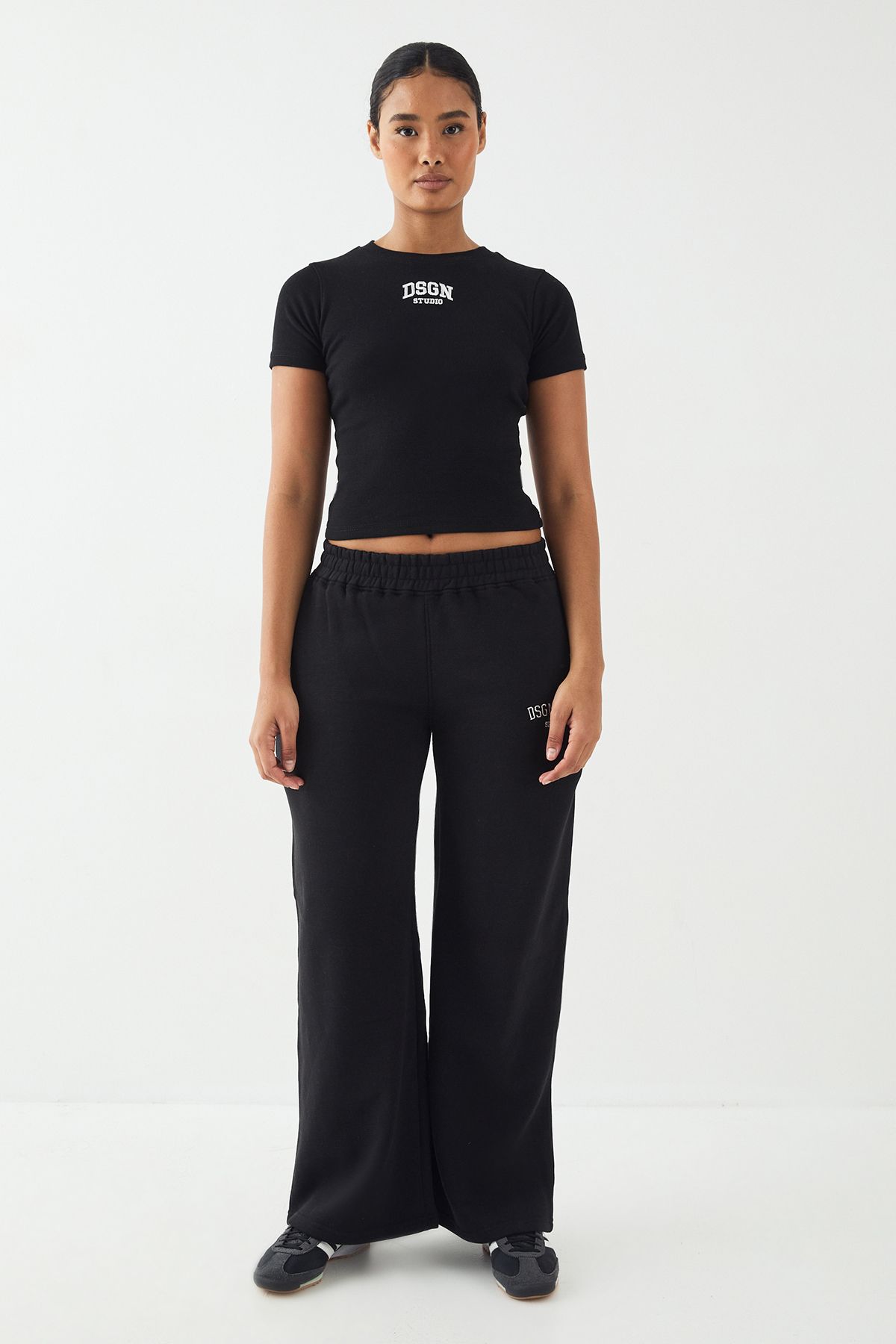 DSGN Studio DSGN Studio Collegiate Embroidered Rib Baby T-shirt Black image 5