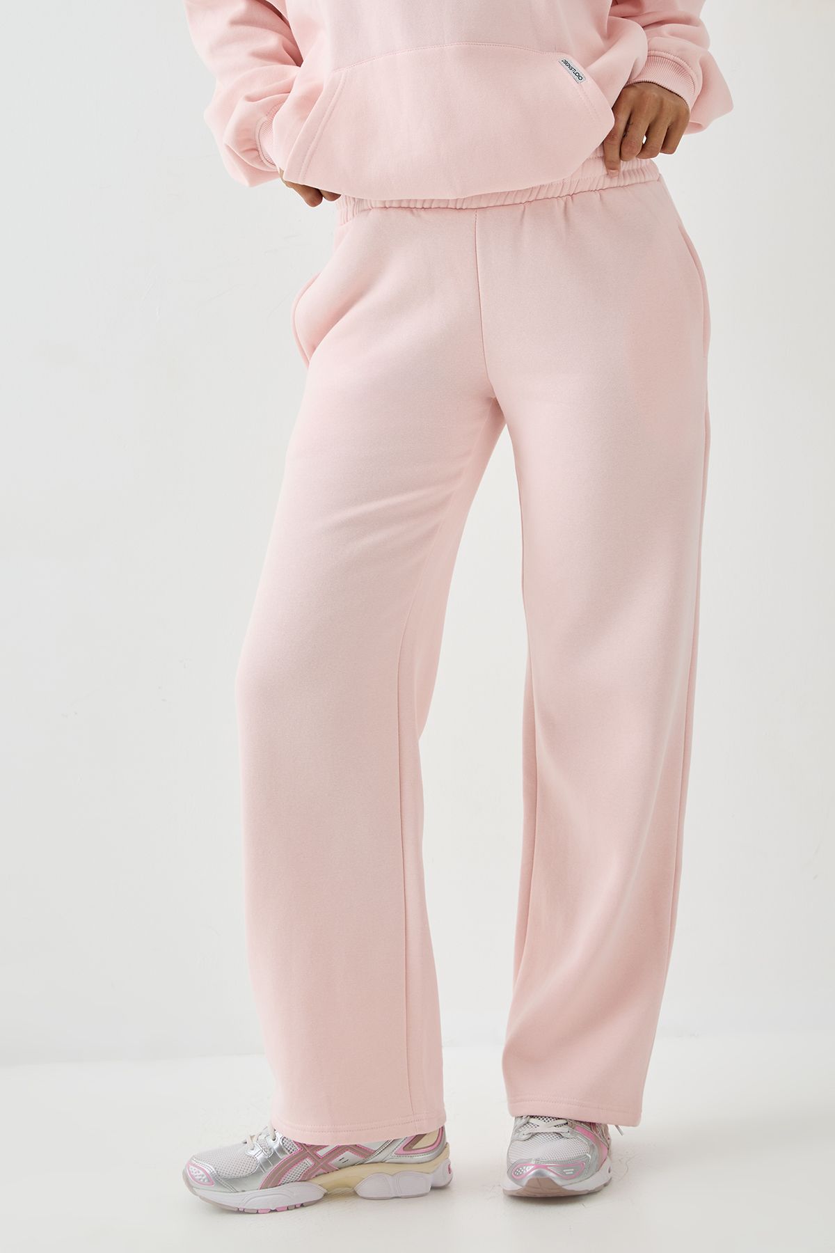DSGN Studio DSGN Studio Straight Leg Jogger Light Pink image 3