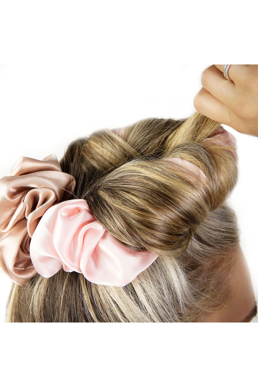 Brushworks Heatless Curling Scrunchie Pink image 7