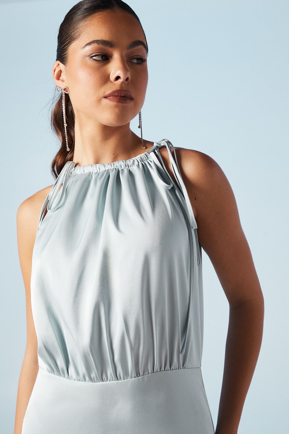 Oasis Ruched Halterneck Satin Bridesmaid Midi Dress Light Blue image 4