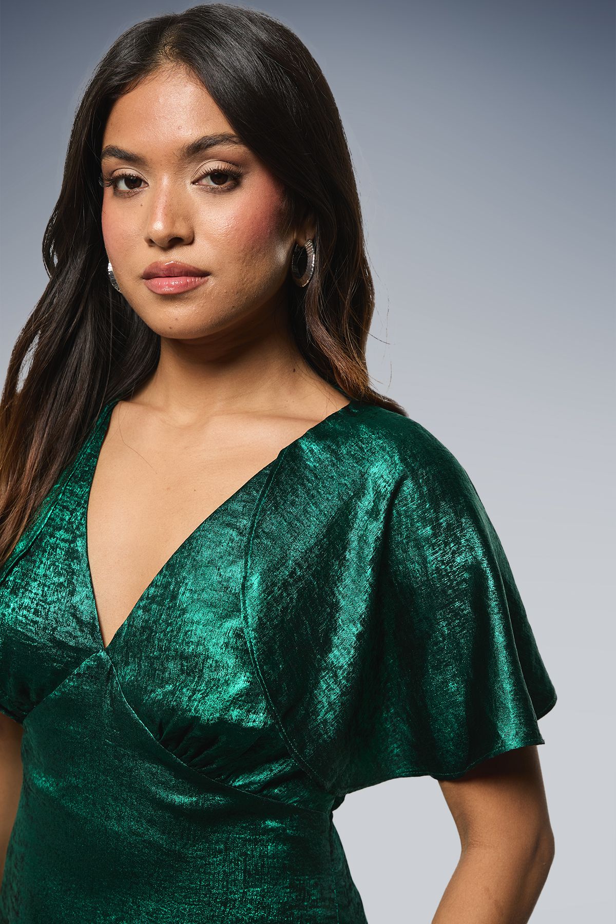 Dorothy Perkins Petite DP Luxe Cape Sleeve Metallic Satin Midaxi Dress Green image 4