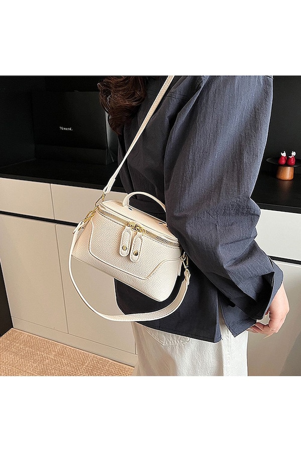 XY London 'Lilly' Tote Bag With Adjustable Shoulder Strap and Zip Closure