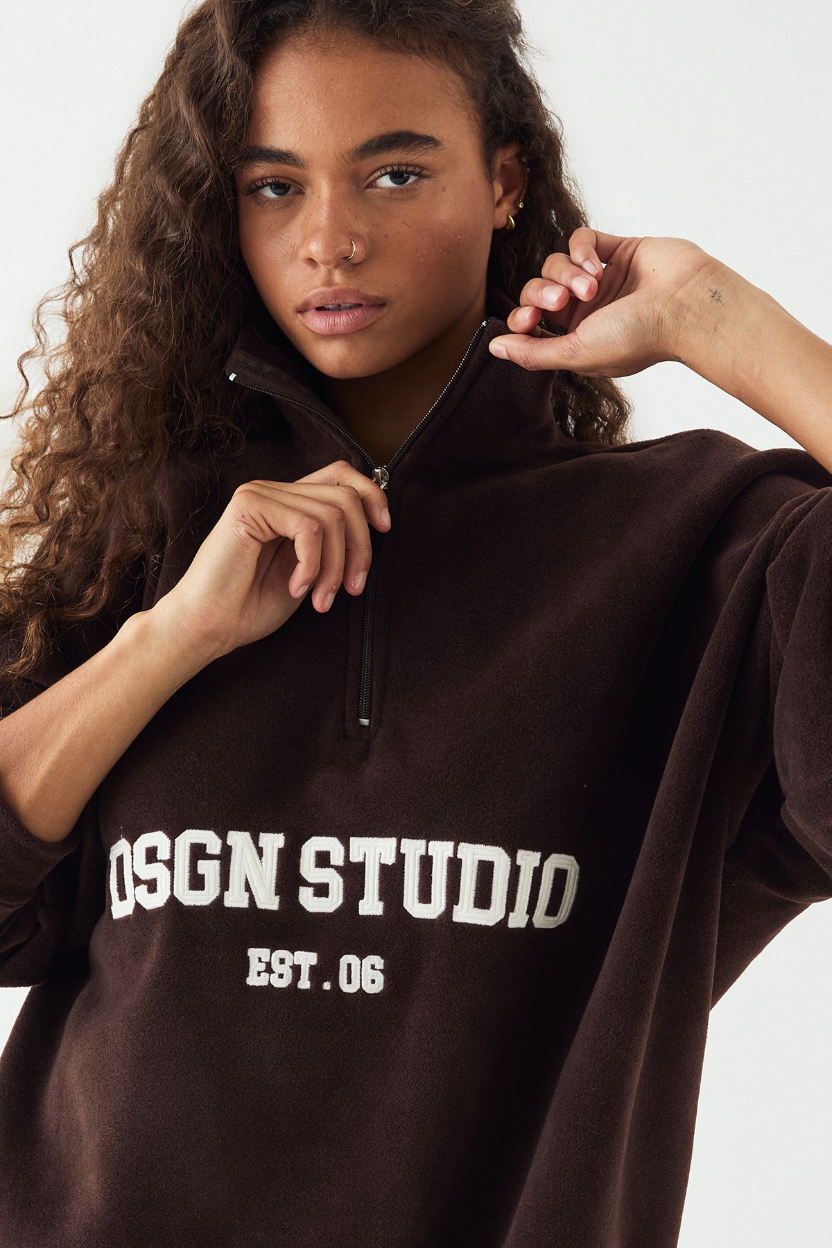 DSGN Studio DSGN Studio Slogan Embroidered Half Zip Oversized Polar Fleece Sweatshirt Chocolate image 4