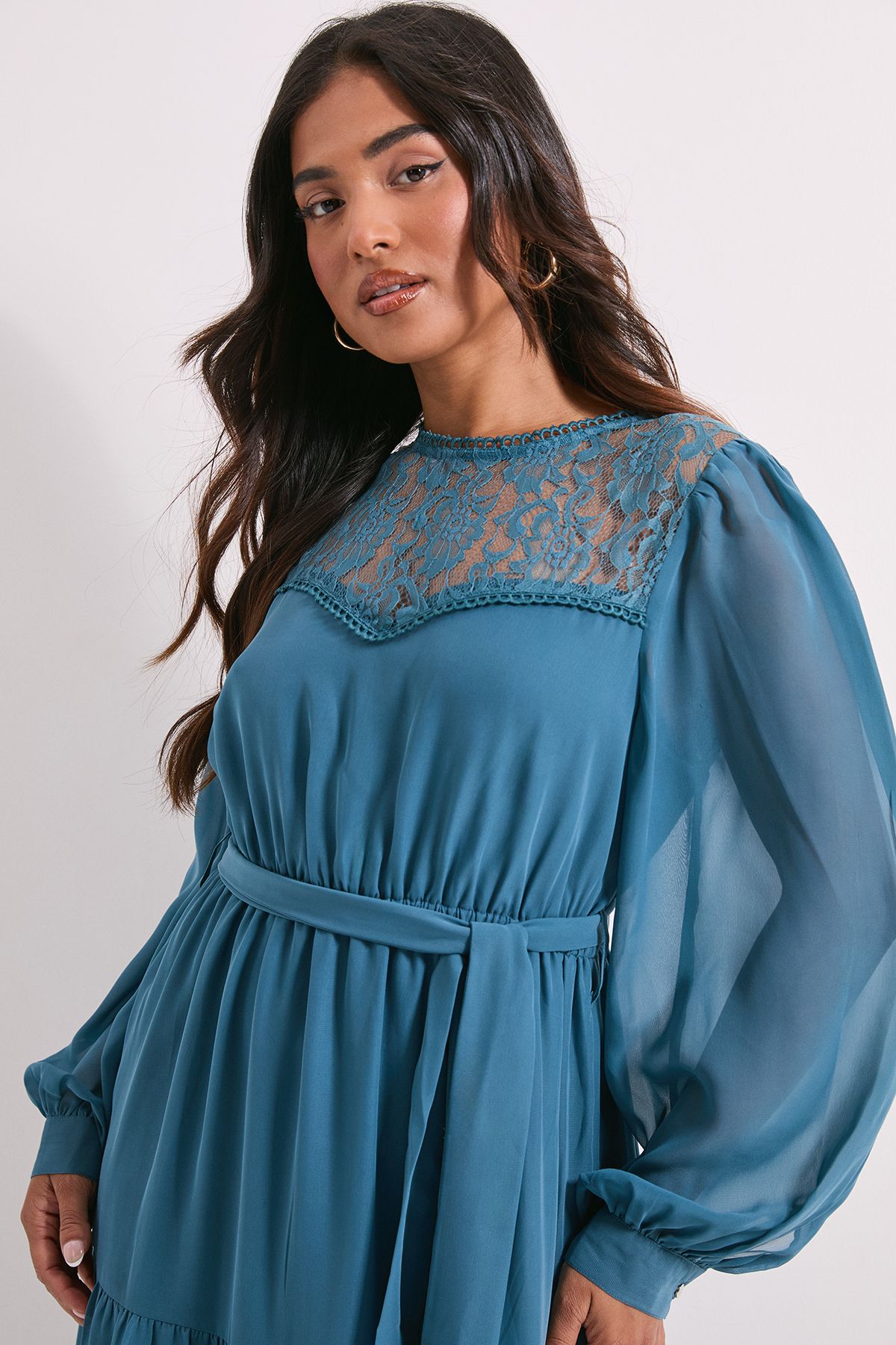 Dorothy Perkins Petite Lace Yoke Blouson Sleeve Tiered Midaxi Dress Blue image 4