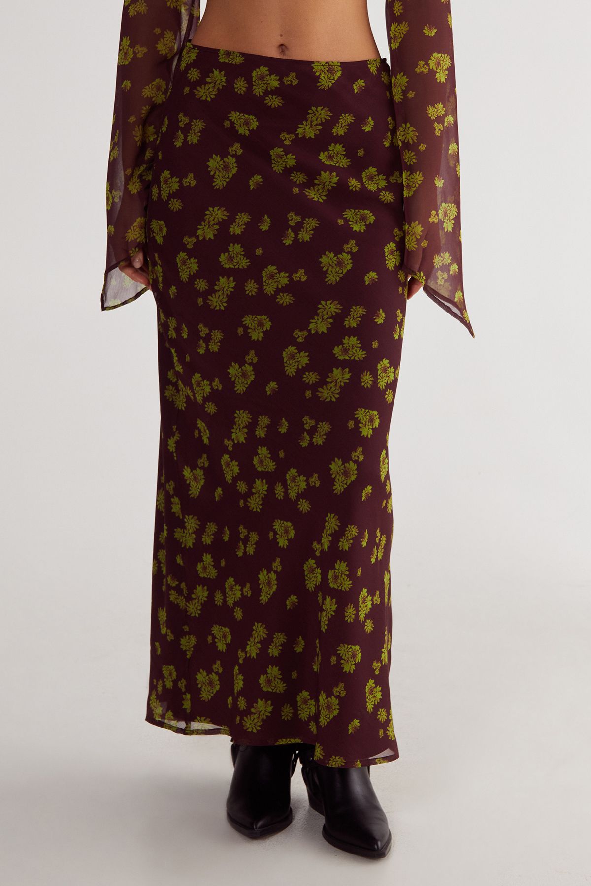 NastyGal Ditsy Crinkle Chiffon Bias Maxi Skirt Chocolate image 3