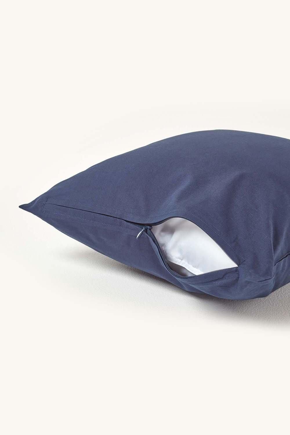 Homescapes Continental Egyptian Cotton Pillowcase 200 TC, 40 x 40 cm image 3