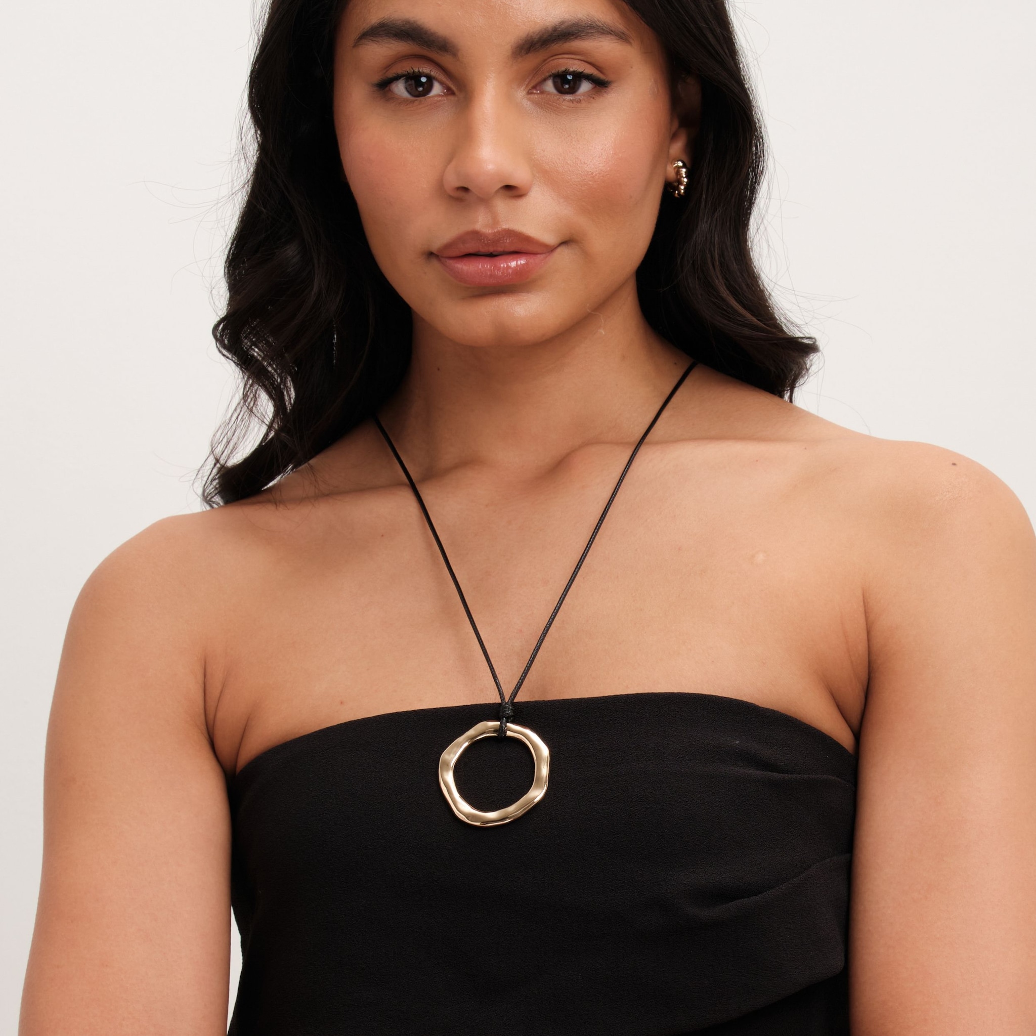 Mood Gold Polished Molten Ring Cord Pendant Necklace image 4