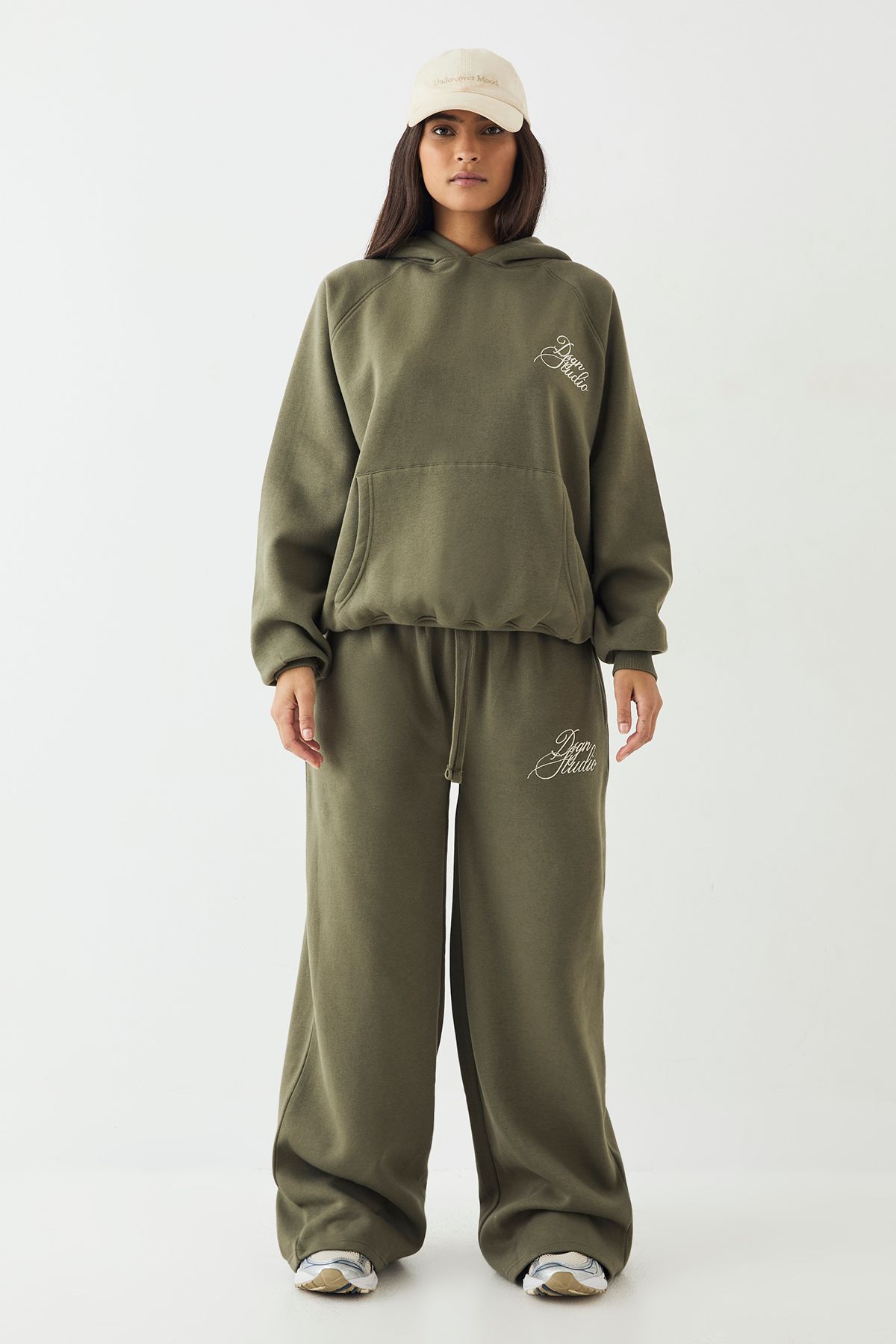 DSGN Studio DSGN Studio Script Straight Leg Jogger Olive image 5