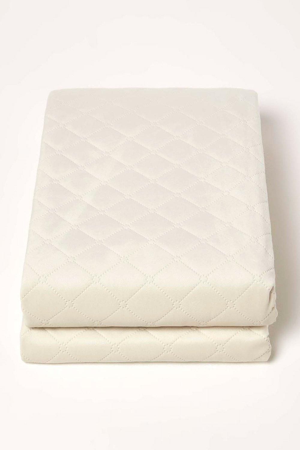 Homescapes Diamond Quilted Velvet Throw image 2