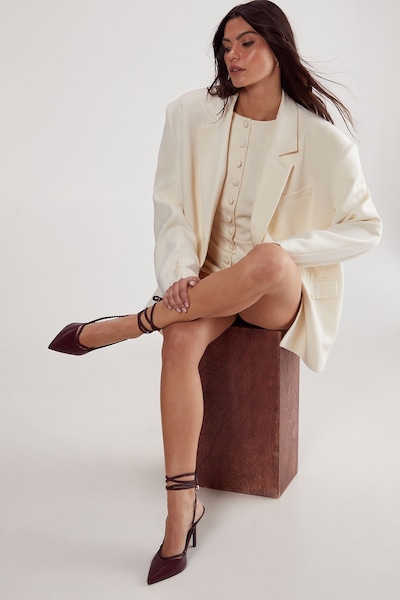 NastyGal Metallic Toe Thong Court Strappy Court Heel Burgundy