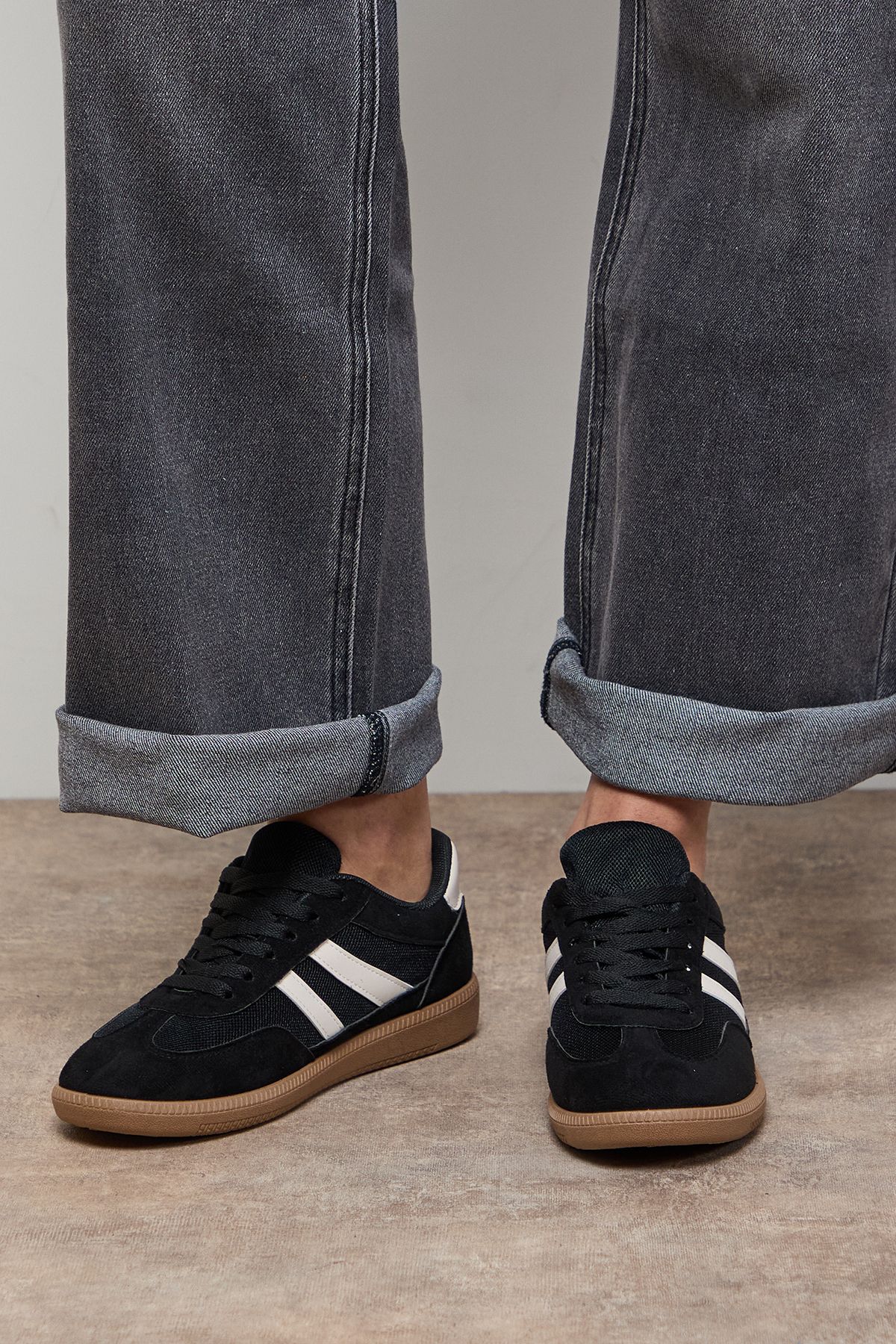 Oasis Jenna Faux Suede Mesh Detail Lace Up Trainers Natural Black image 3