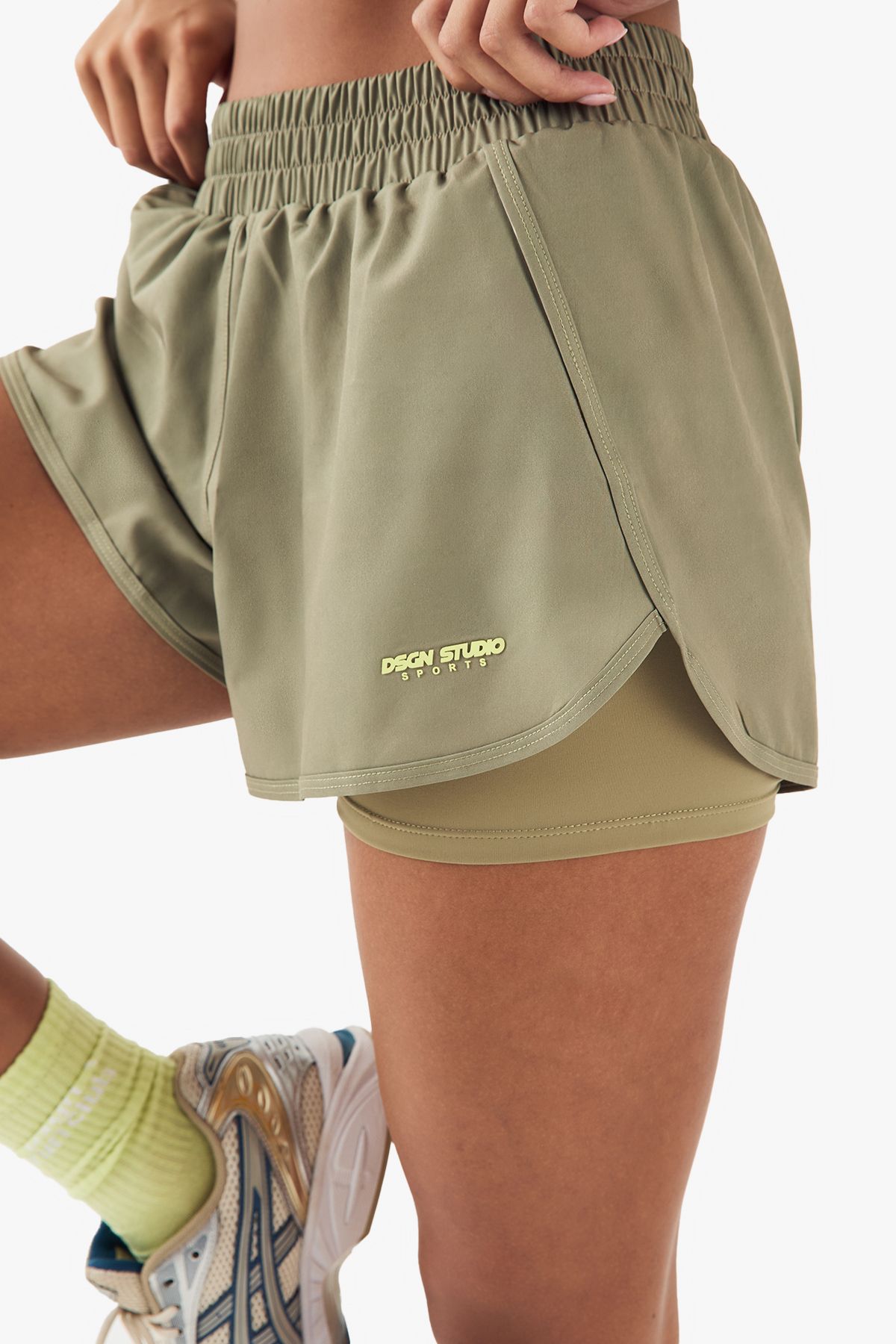 DSGN Studio DSGN Studio High Waist 2 in 1 Running Short Khaki image 4