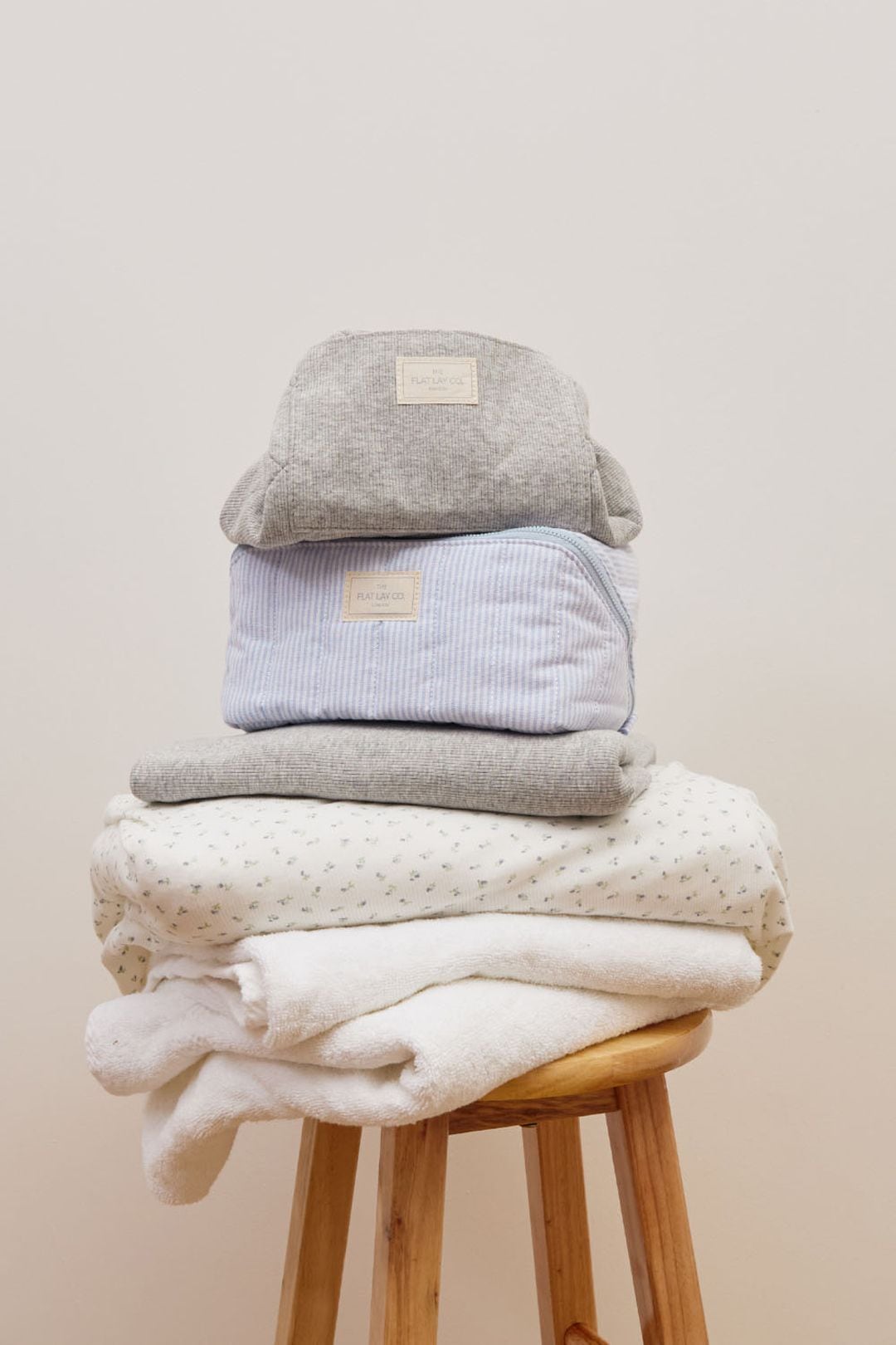 The Flat Lay Co Drawstring Makeup Bag - Cozy Cotton Grey Multi image 3