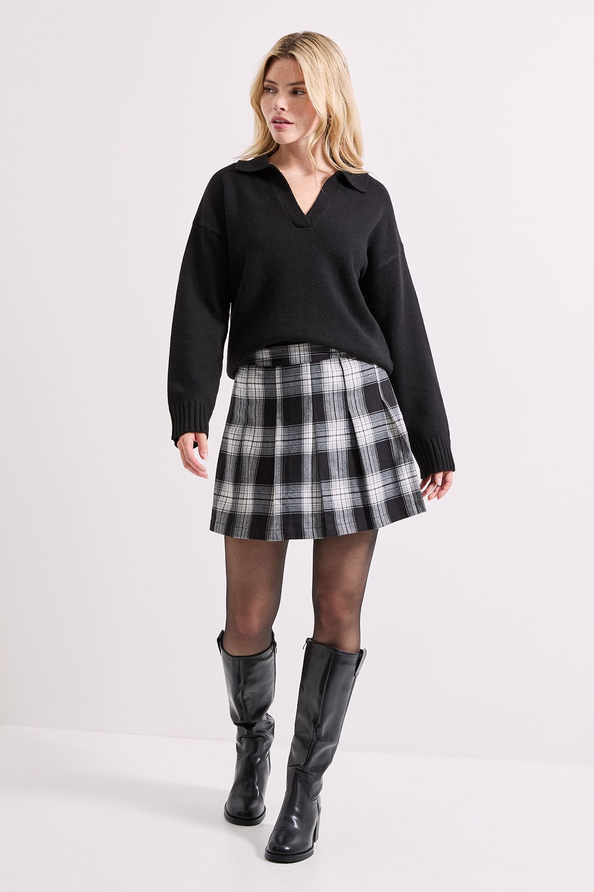 Dorothy Perkins Check Pleated Mini Skirt Mono image 4