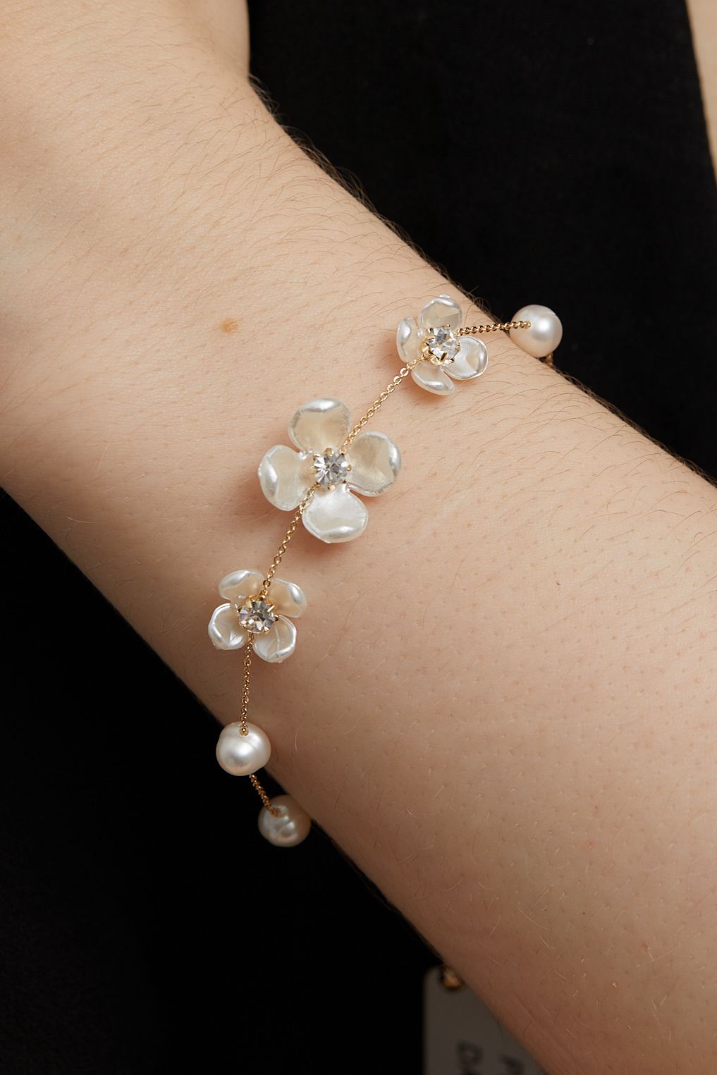Jon Richard Gold Plated White Floral And Freshwater Pearl Bracelet image 3