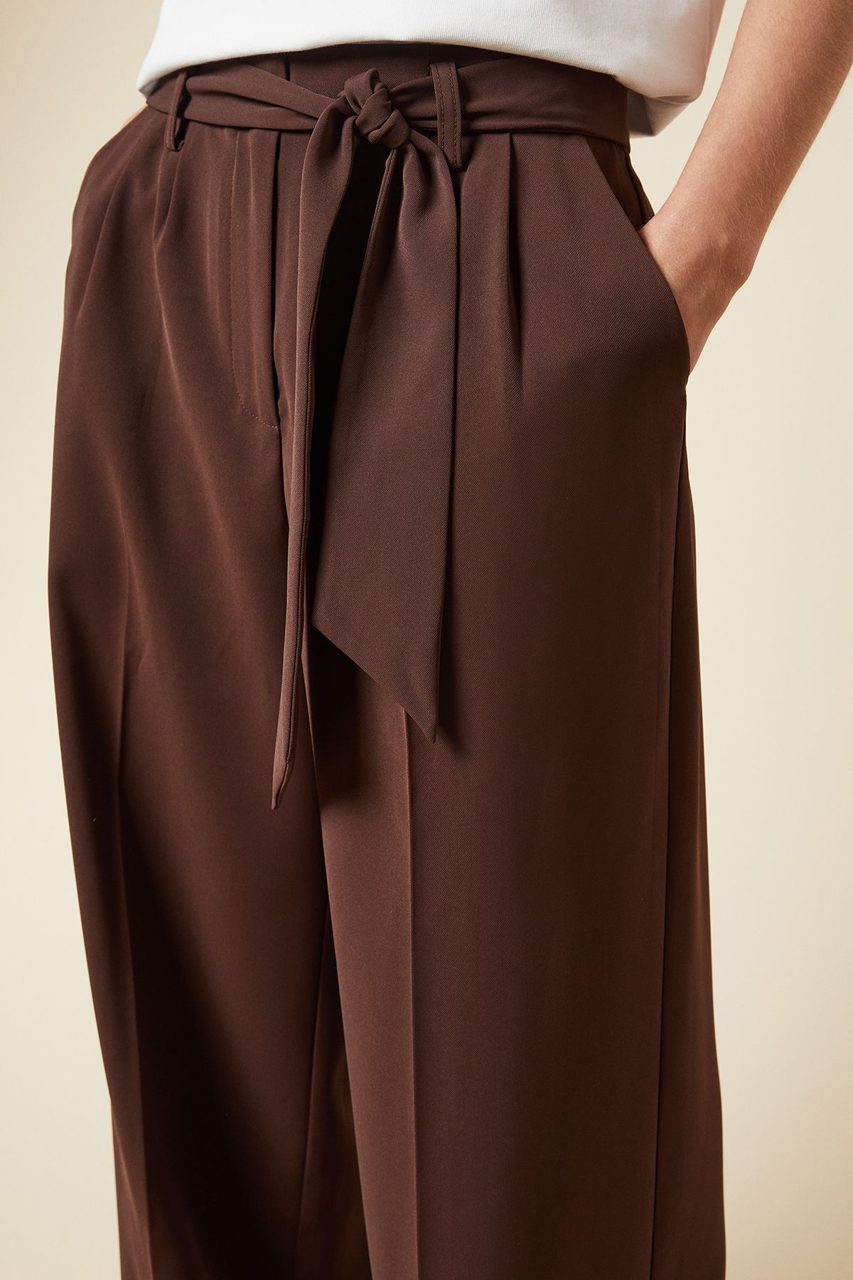 Dorothy Perkins Petite Paperbag Belted Wide Leg Trouser Chocolate image 4